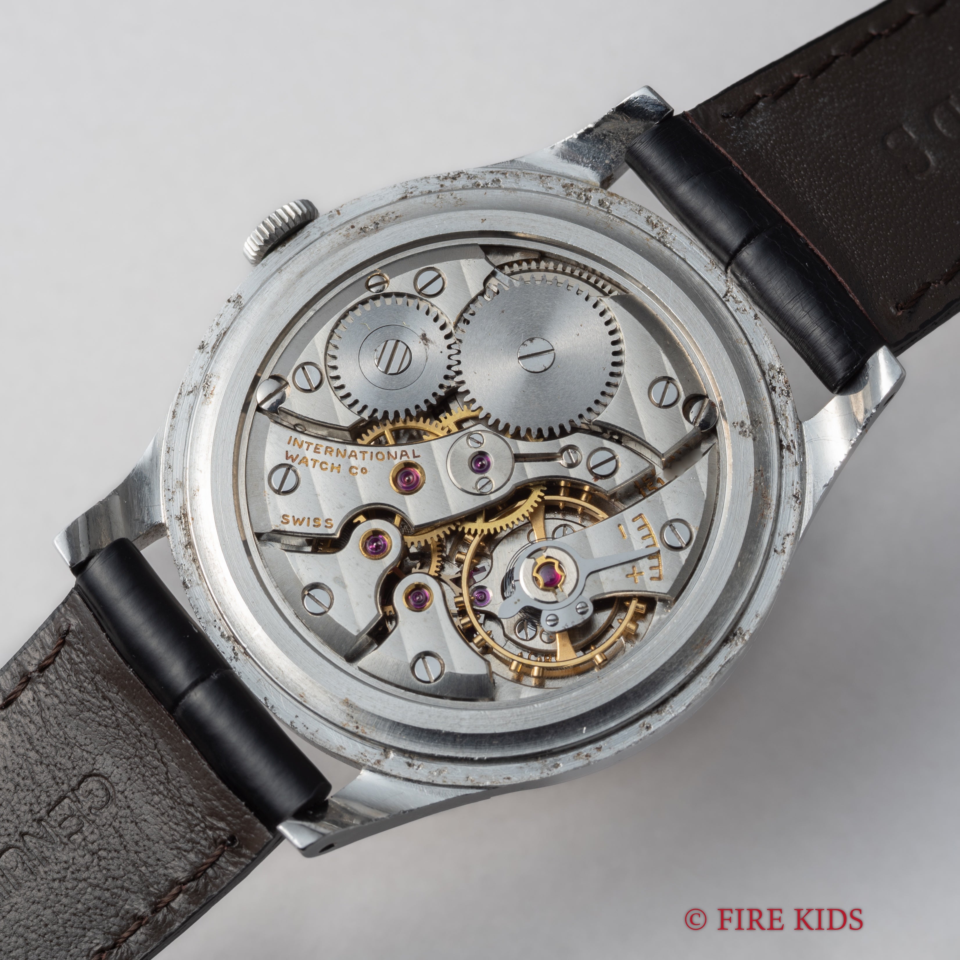 IWC ラウンドケース 1962年製 手巻き Cal.89 砲弾インデックス