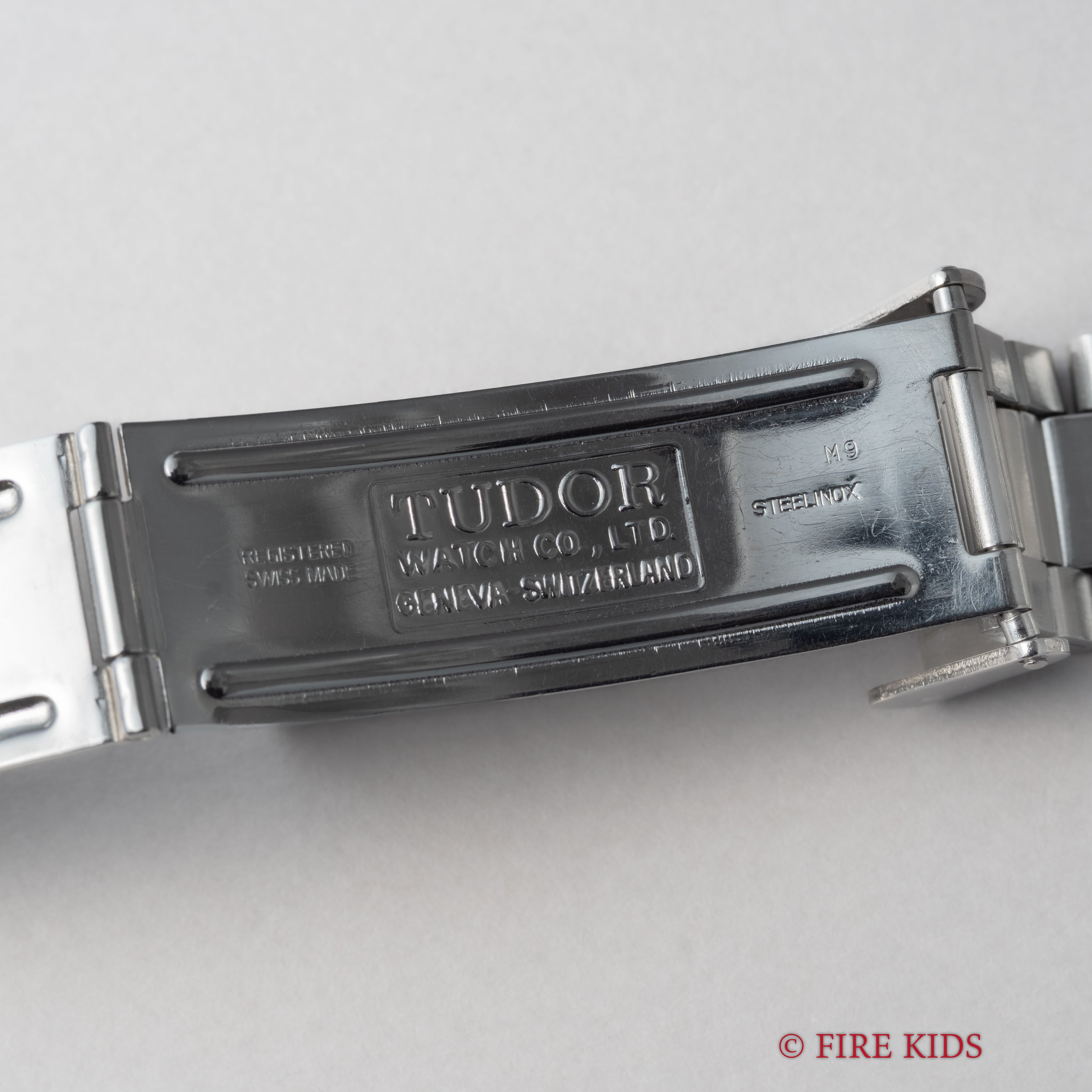 チューダー ミニサブ 1989年製 Ref.73090 ブルーダイヤルベゼル 王冠リューズ 3連オイスターブレス