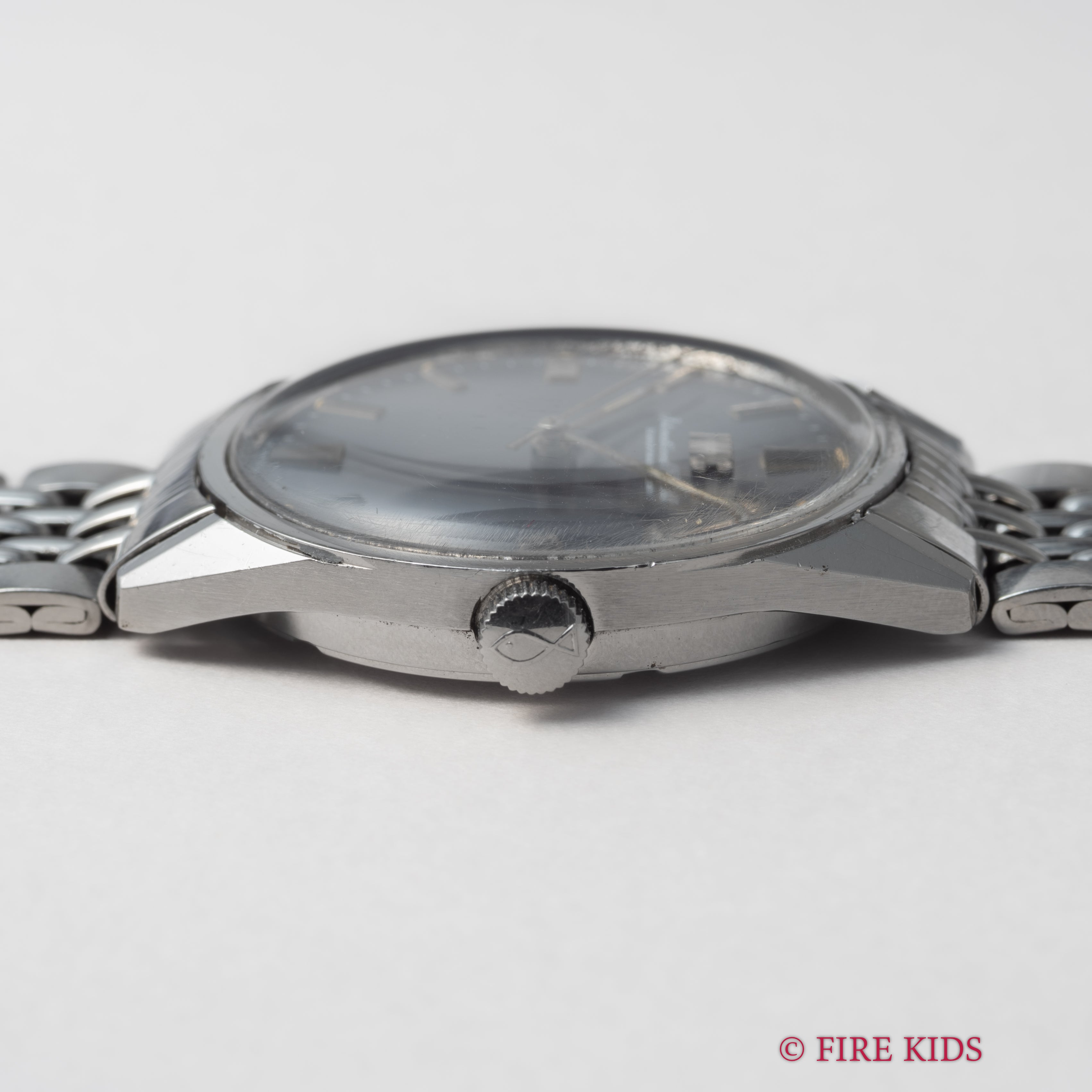 IWC 1970年製(昭和45年製) グレー文字盤ラウンドケース R810 手巻 Cal.89 純正ゲイフレアー社製ステンレスブレス