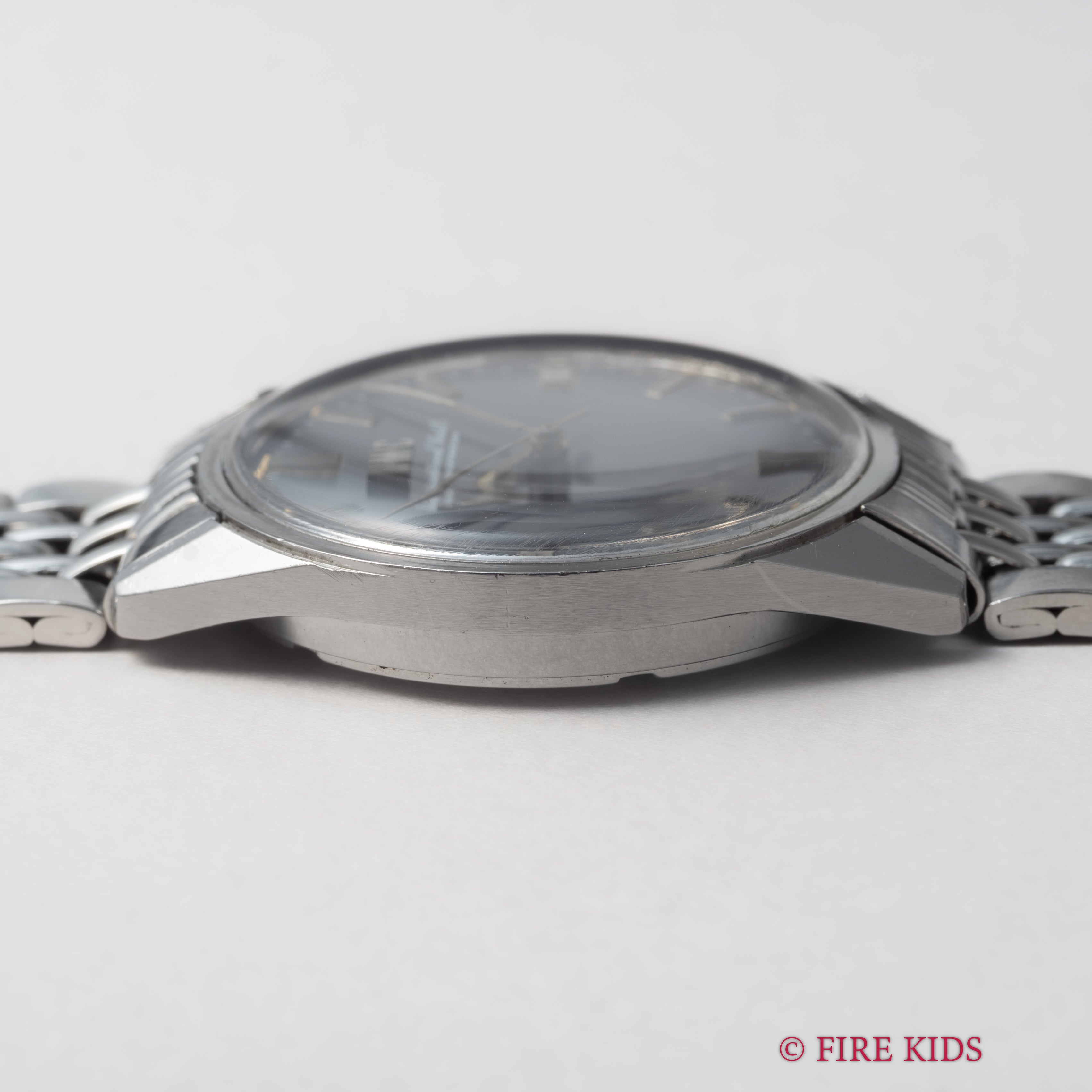 IWC 1970年製(昭和45年製) グレー文字盤ラウンドケース R810 手巻 Cal.89 純正ゲイフレアー社製ステンレスブレス