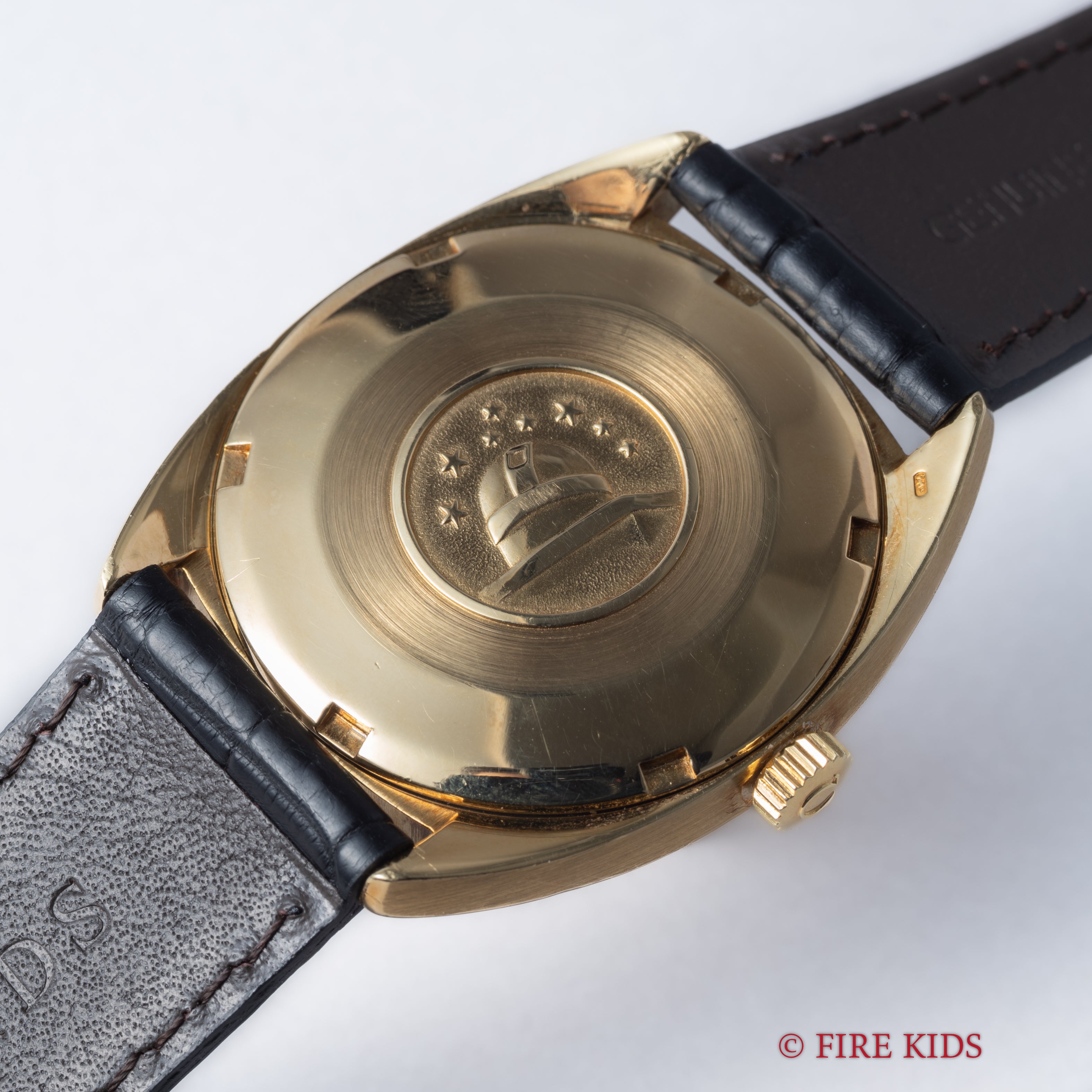 オメガ コンステレーション Cライン 1969年製 18金無垢イエローゴールド リネンダイヤル ジェンタデザイン