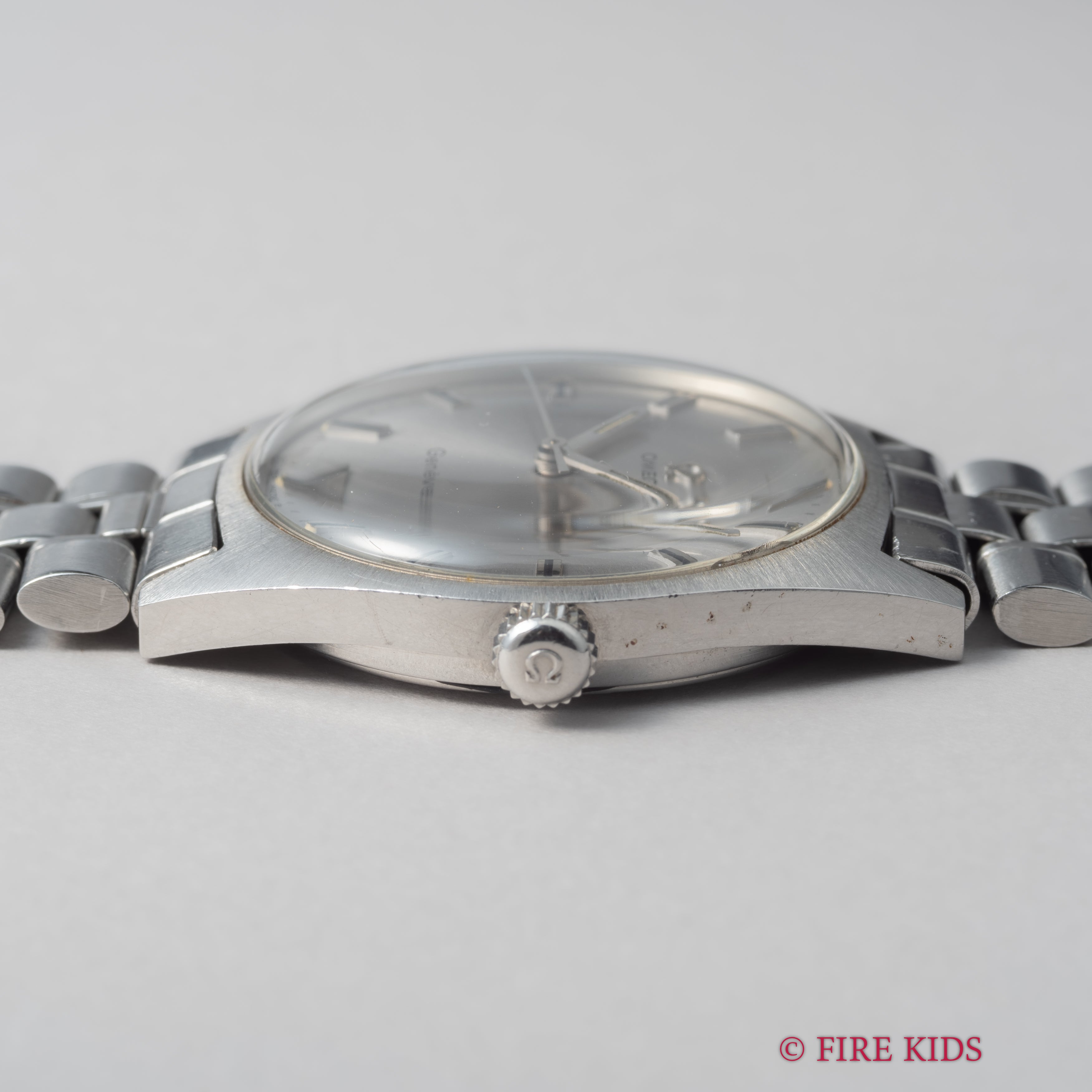 オメガ ジュネーブ 1969年製 Ref.135.041 手巻き トノー型 純正ブレス付