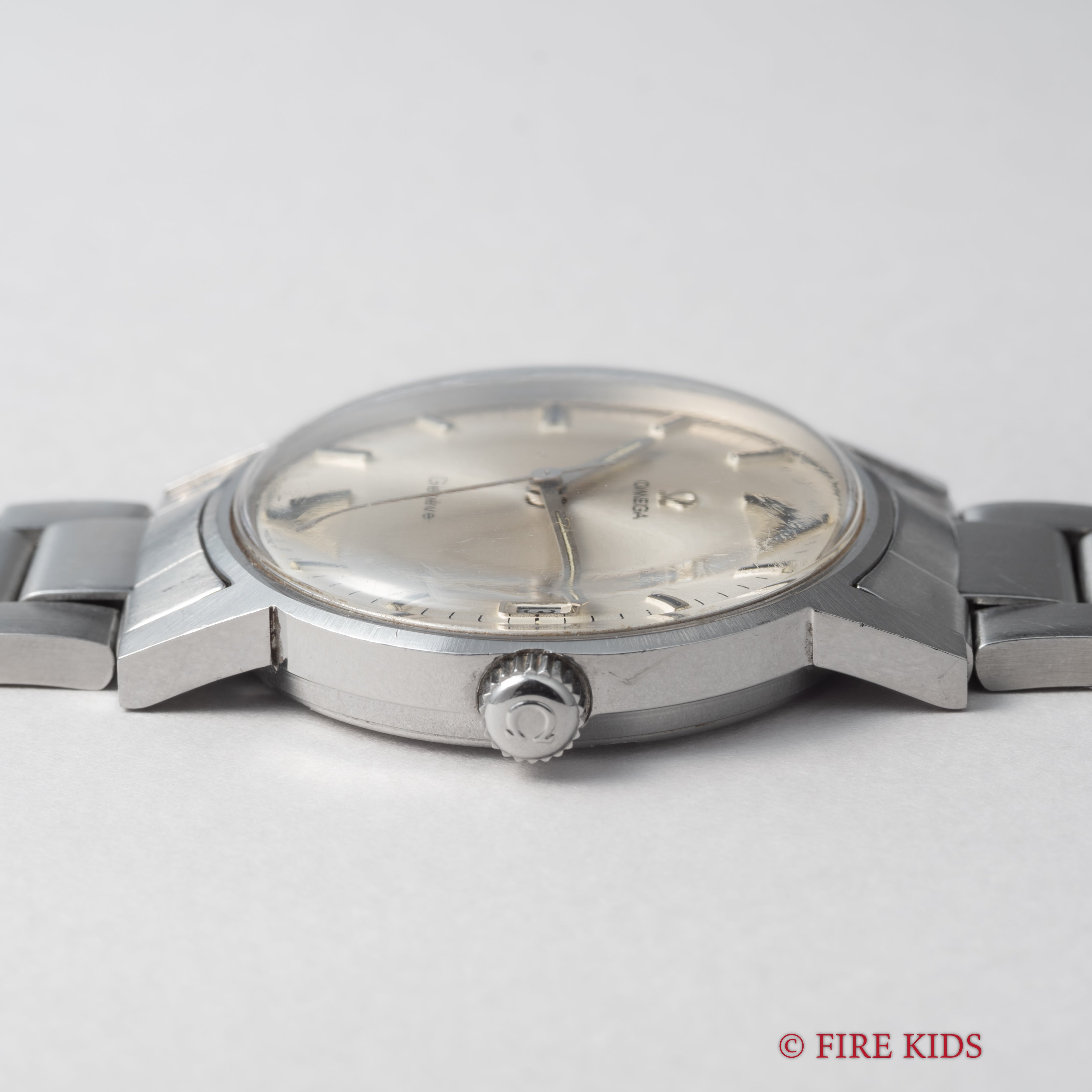 オメガ ジュネーブ 1969年製 ラウンドケース 自動巻 Cal.613 純正3連ブレス