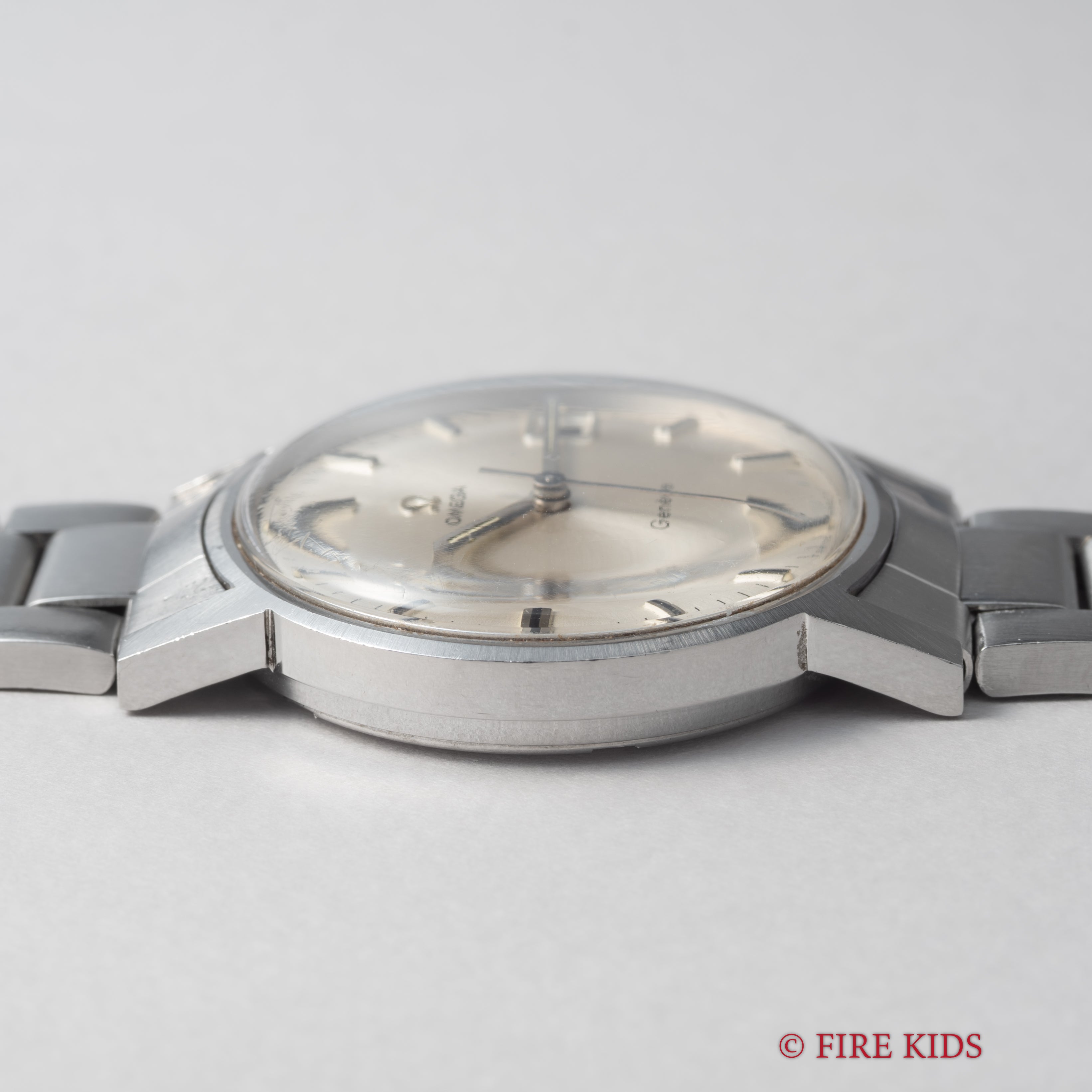 オメガ ジュネーブ 1969年製 ラウンドケース 自動巻 Cal.613 純正3連ブレス