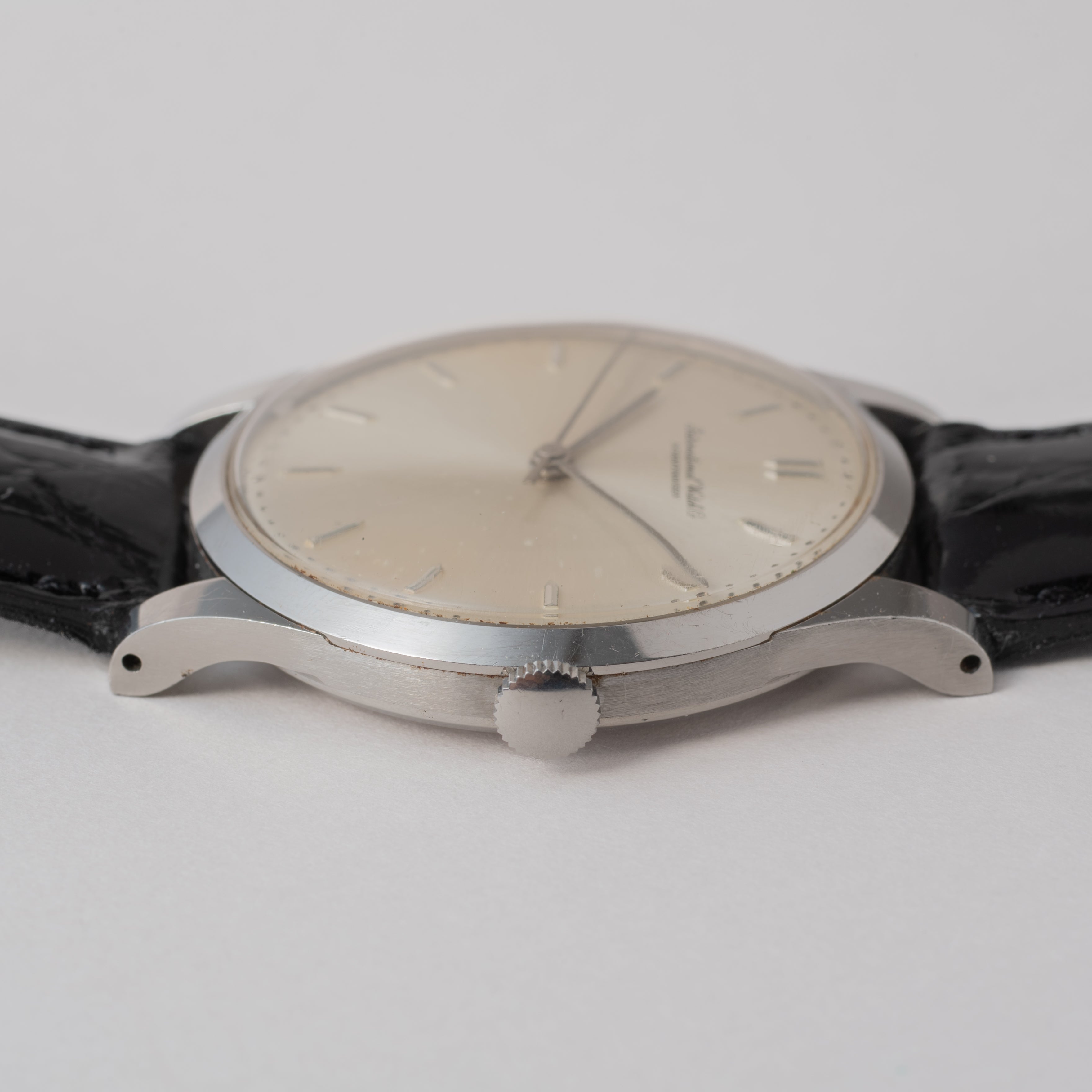 IWC ラウンドケース1965年製 手巻き Cal.89