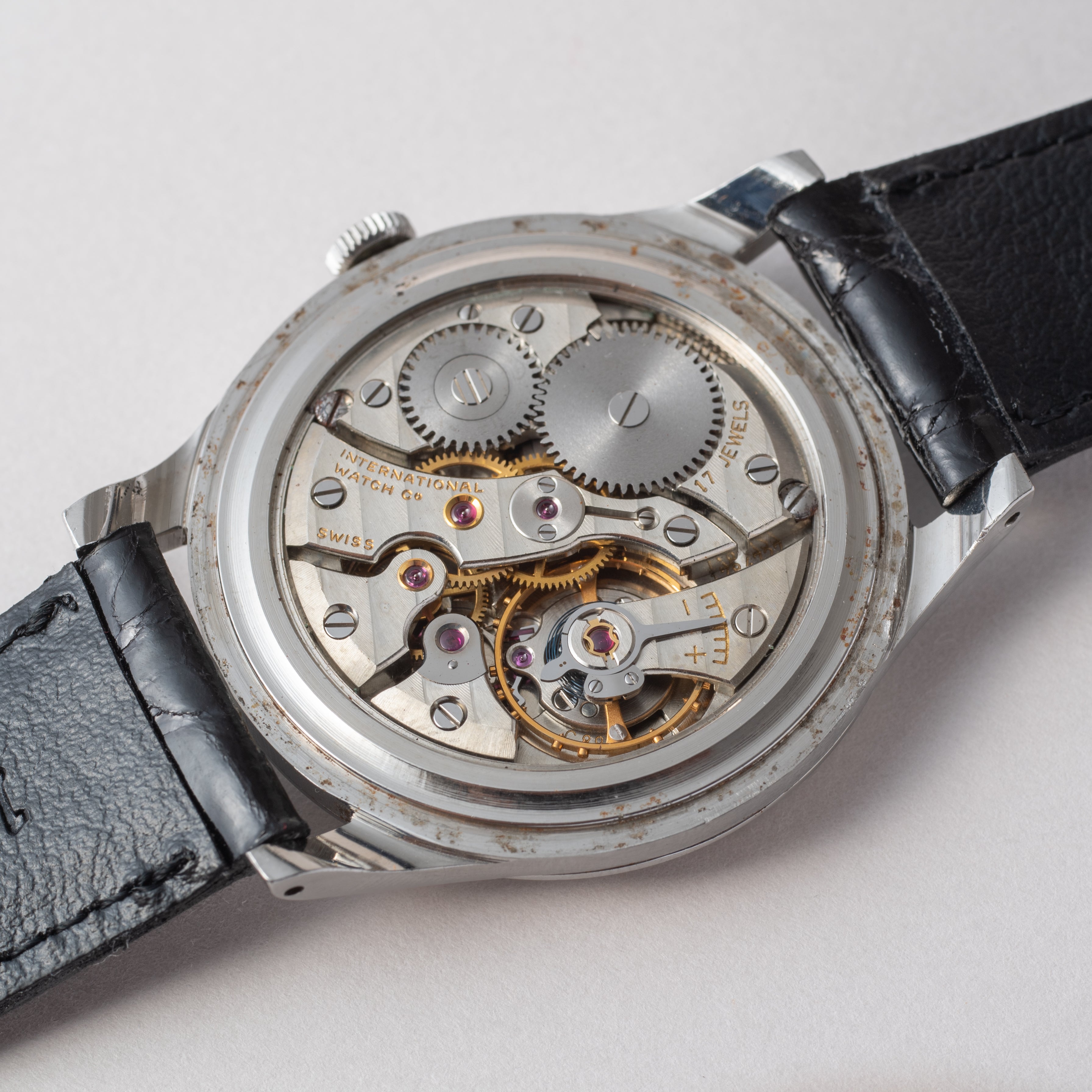 IWC ラウンドケース1965年製 手巻き Cal.89