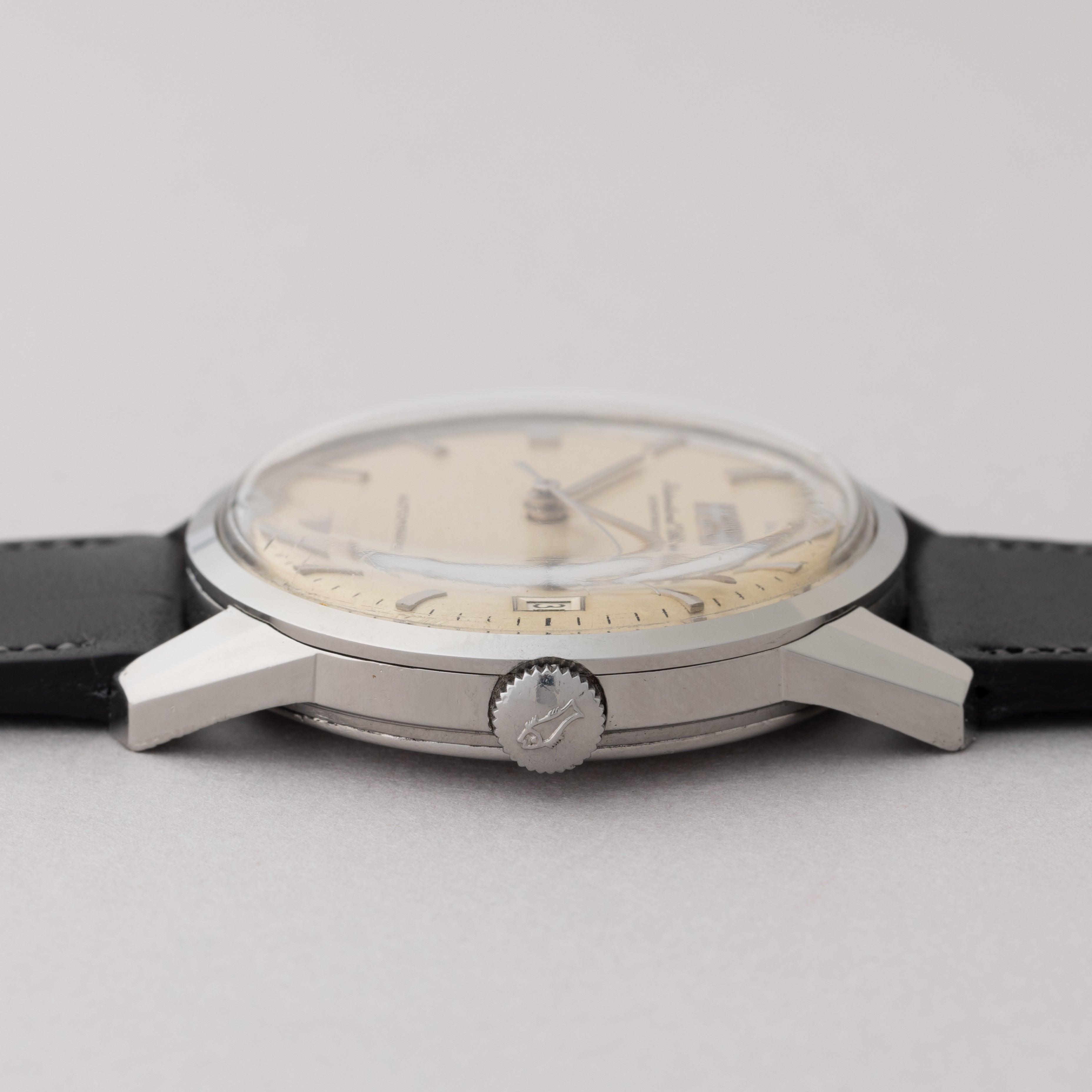 IWC ラウンドケース 1972年製 Cal.8541B オートマチック