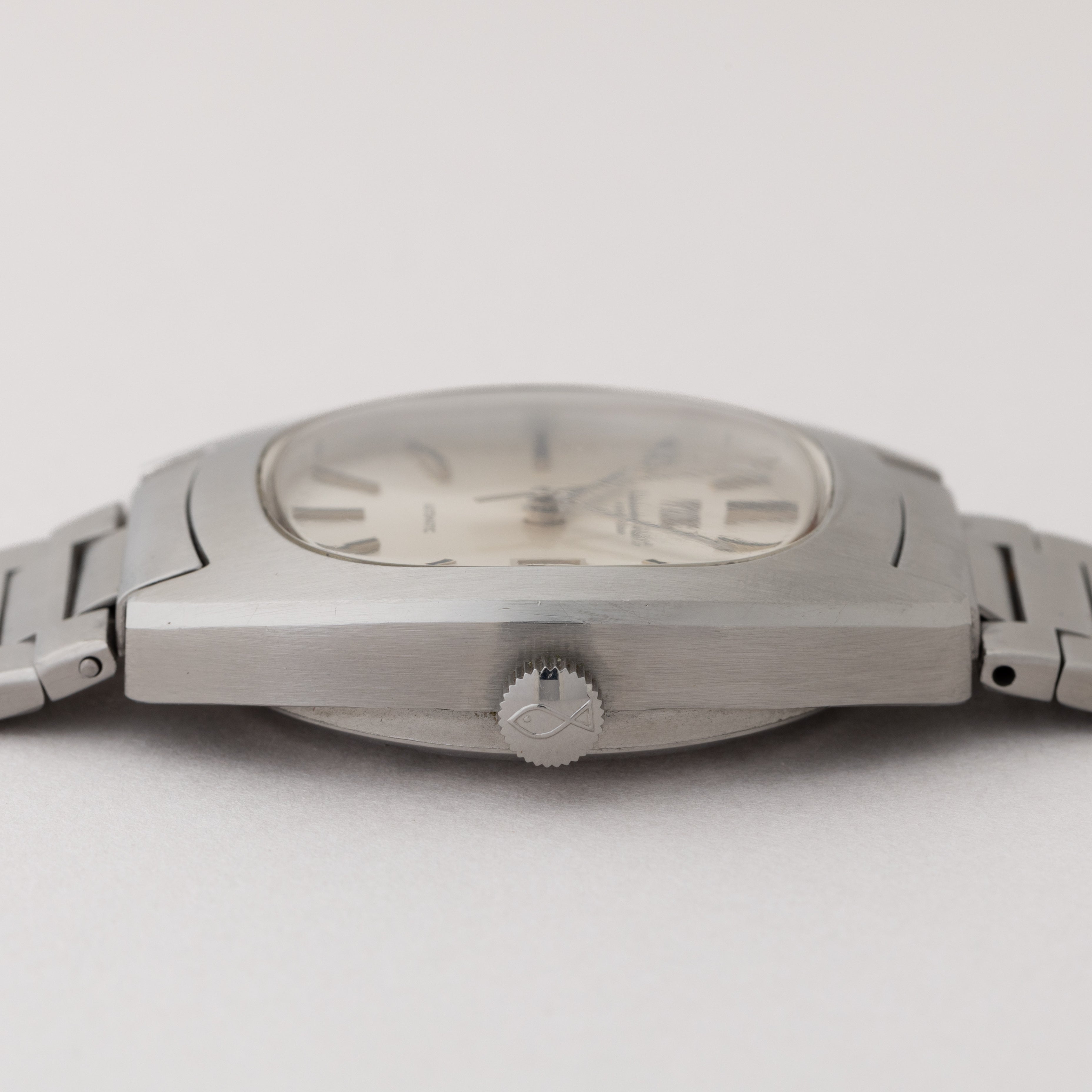 IWC トノーケース 1973年製 オートマチック Ref.1872 Cal.8541B