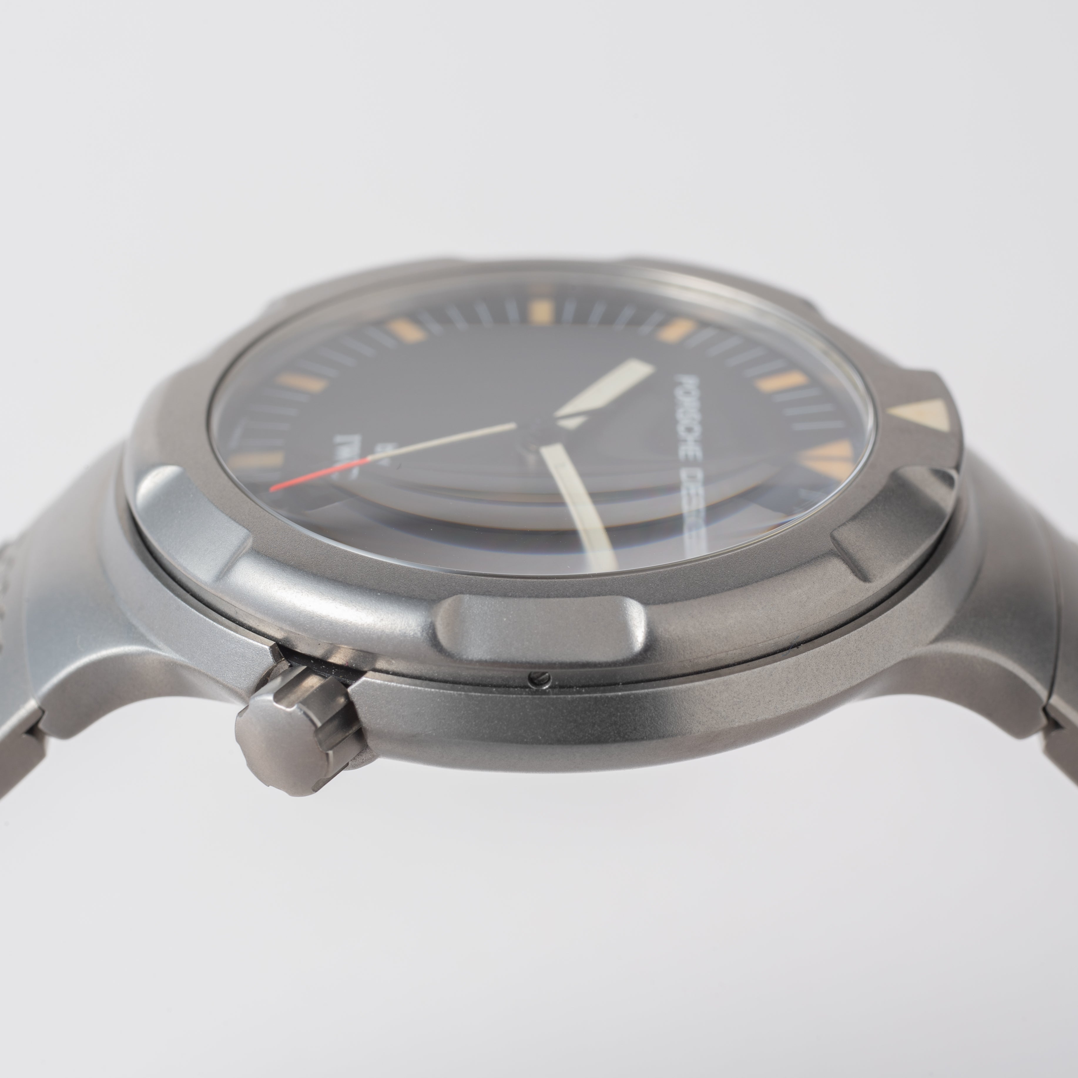 IWC ポルシェデザイン オーシャン2000 トリチウム 2000m防水 ダイバーズウオッチ 1992年 箱、国際保証書付き