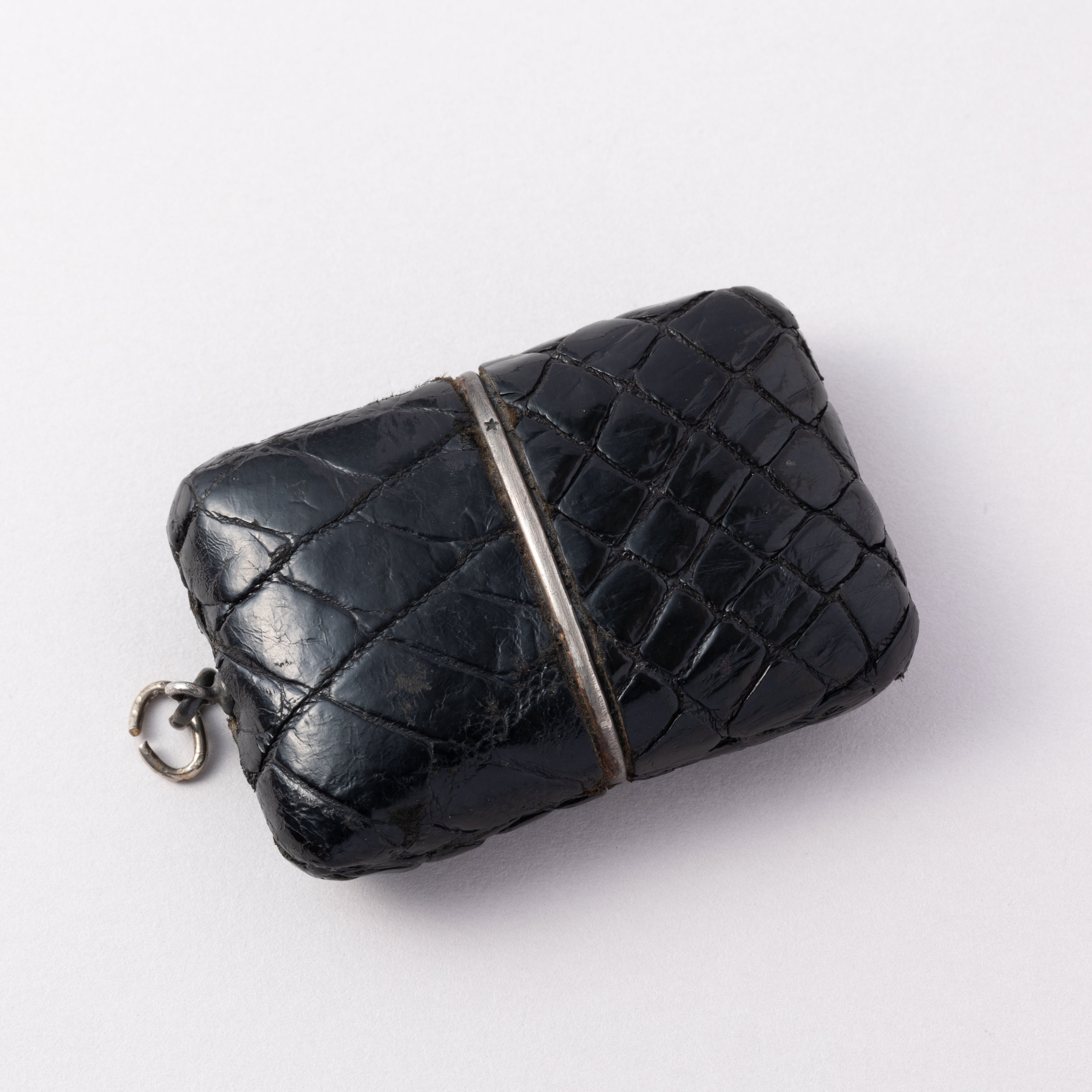 モバード エルメト 銀無垢ケース革巻き トラベルウォッチ 手巻き 1940年代製