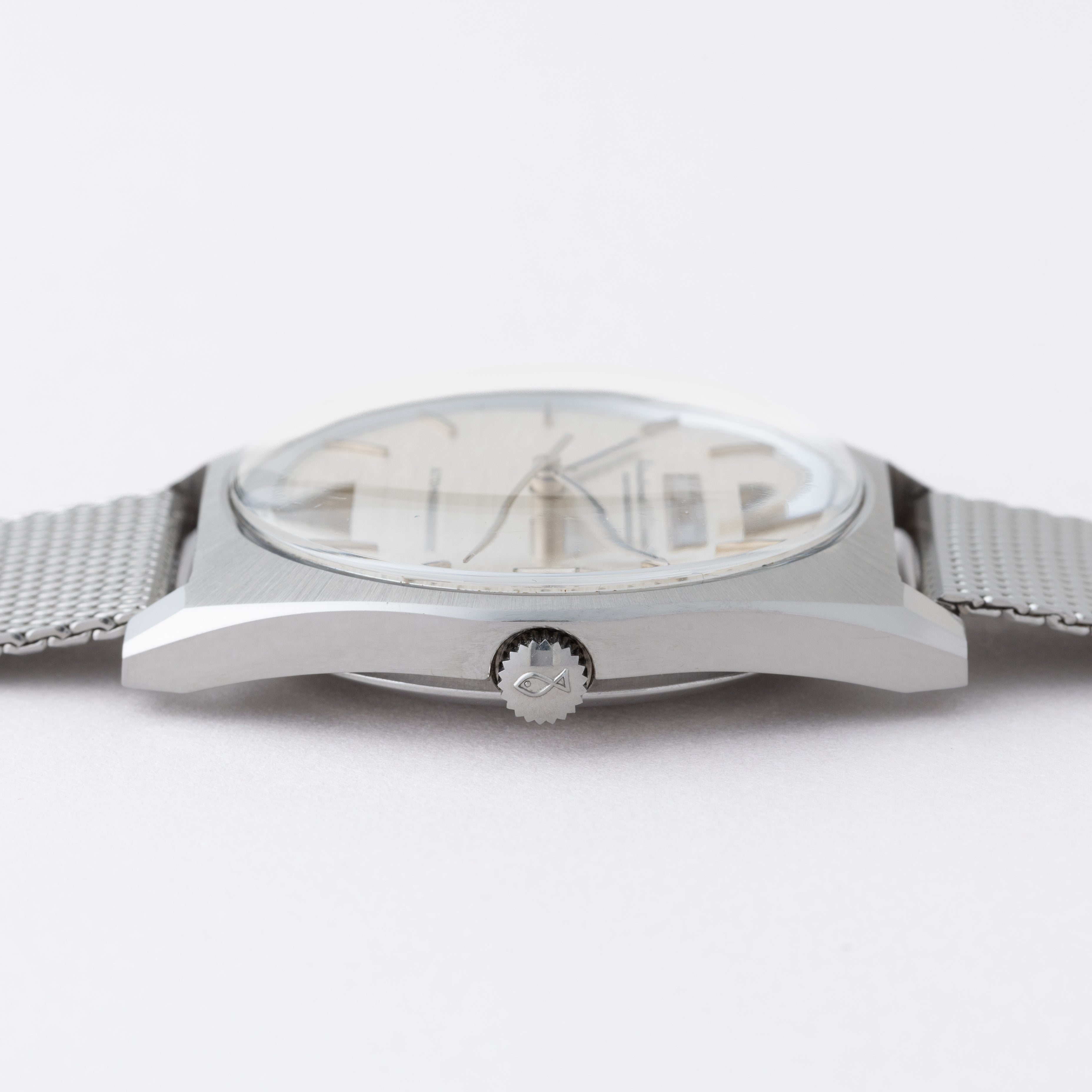 IWC トノーケース 1973年製 Ref.1833 純正メッシュブレス Cal.8541B