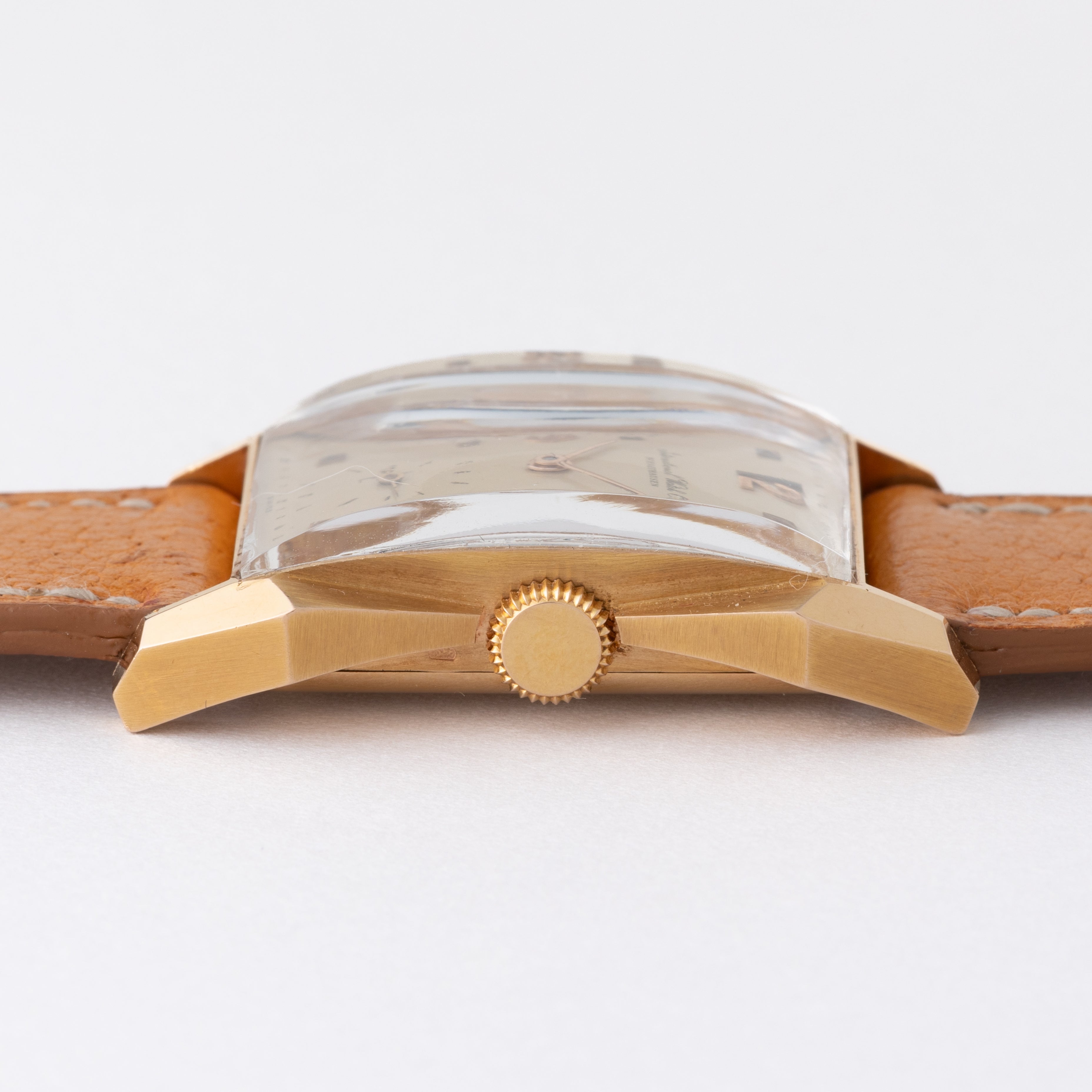 IWC レクタンギュラー 1945年製 18Kピンクゴールド製 箱、広告コピー付き