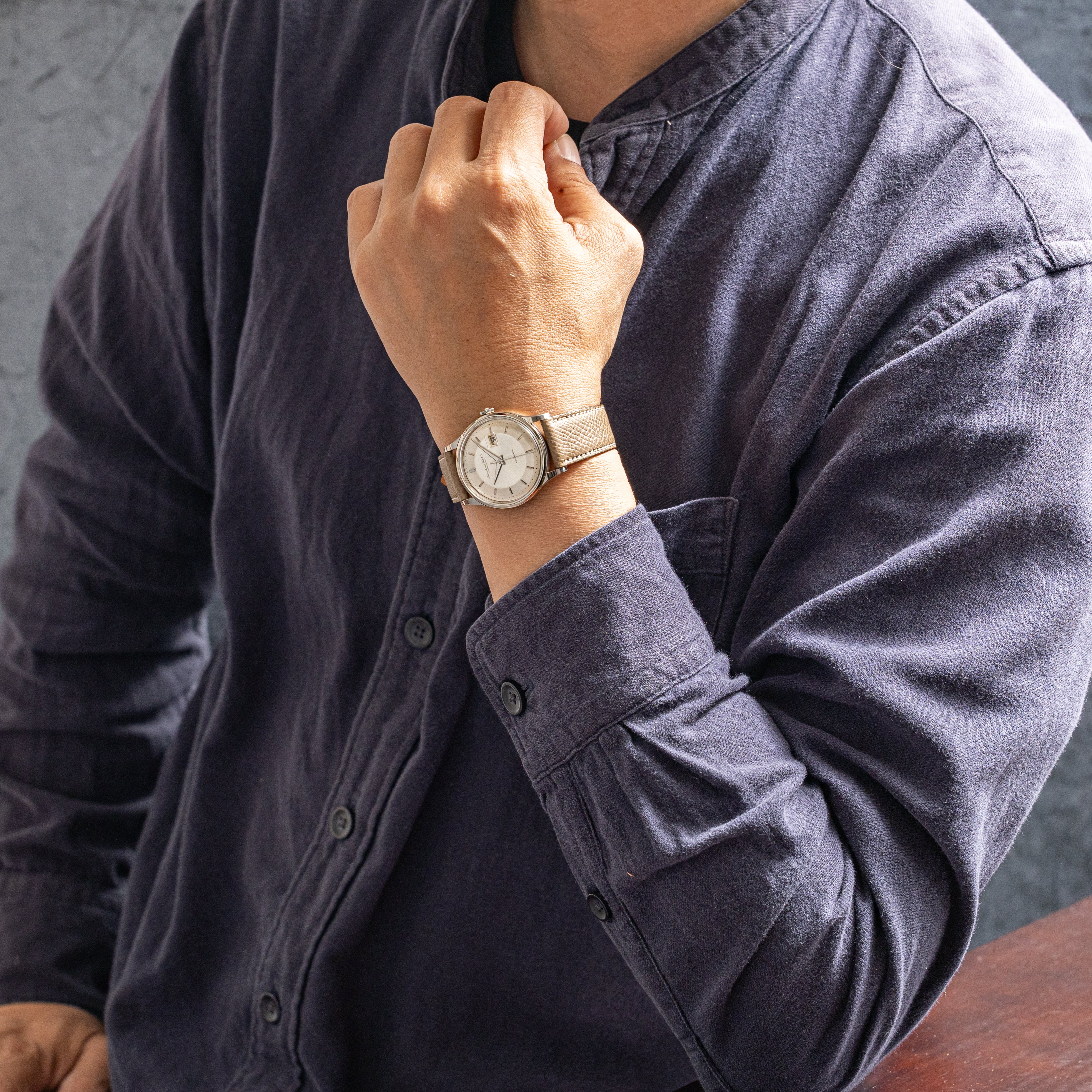 IWC 18金無垢ホワイトゴールドケース 1961年製 寄り目 ペラトン式Cal.8531 お魚リューズ