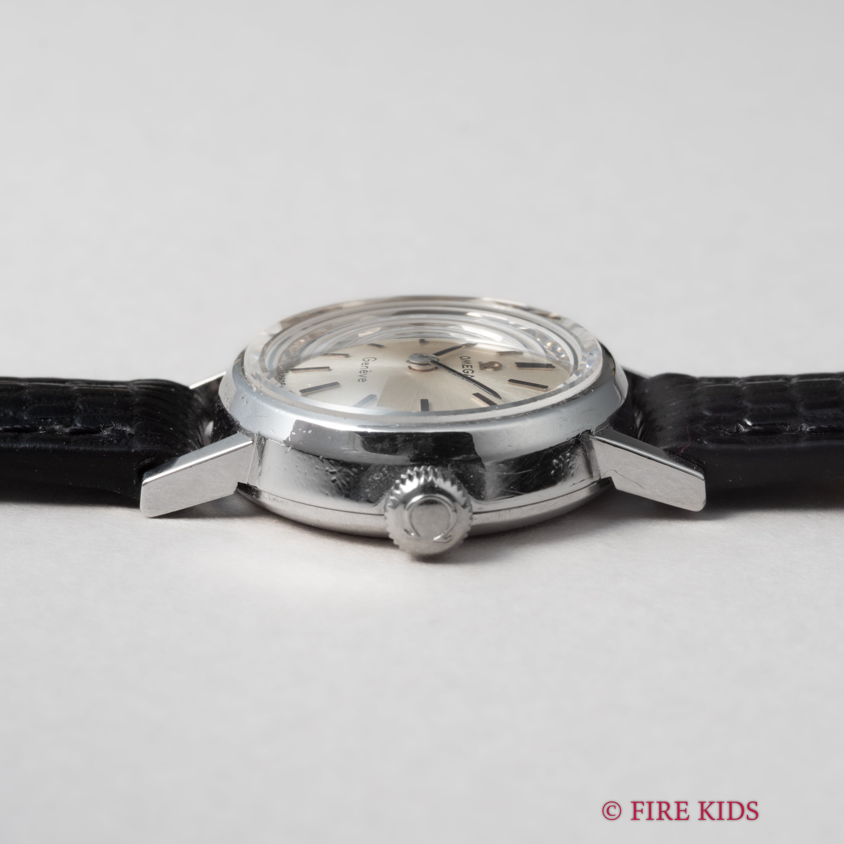 オメガ ジュネーブ レディース 14金無垢ホワイトゴールド 1968年製 手巻き カットガラス