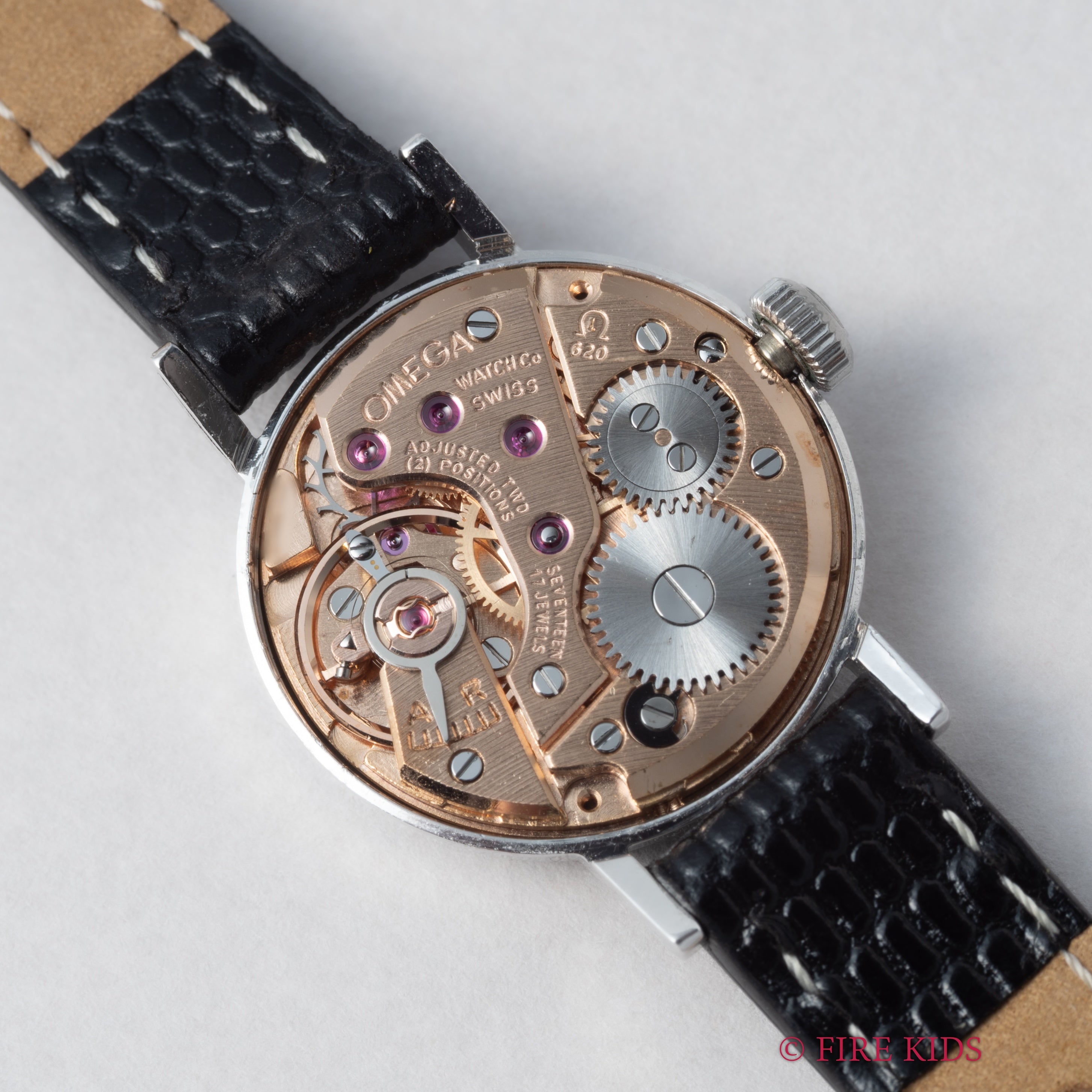 オメガ ジュネーブ レディース 14金無垢ホワイトゴールド 1968年製 手巻き カットガラス