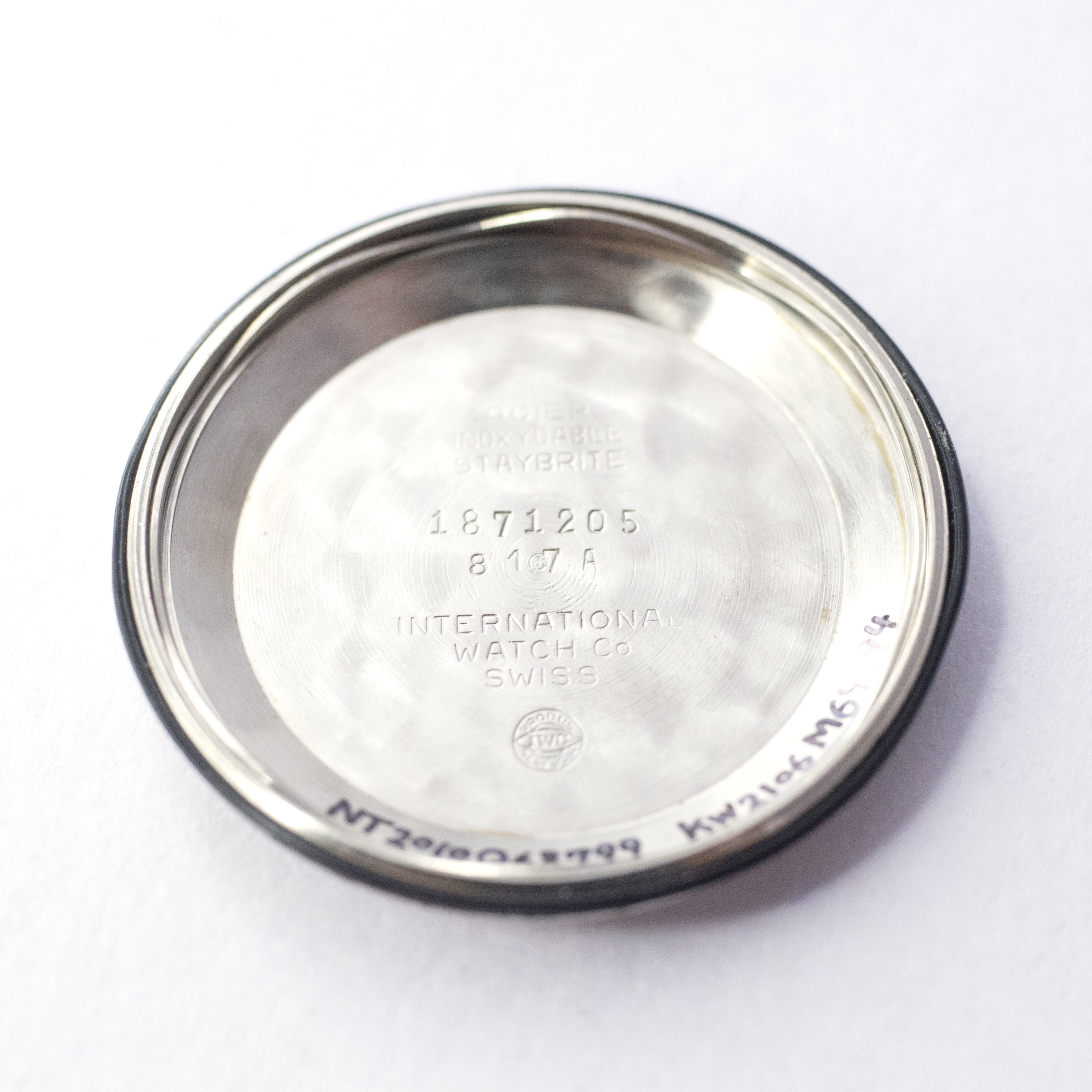 IWC 1971年製 ラウンドケース Ref.817A Cal.8541B お魚リューズ