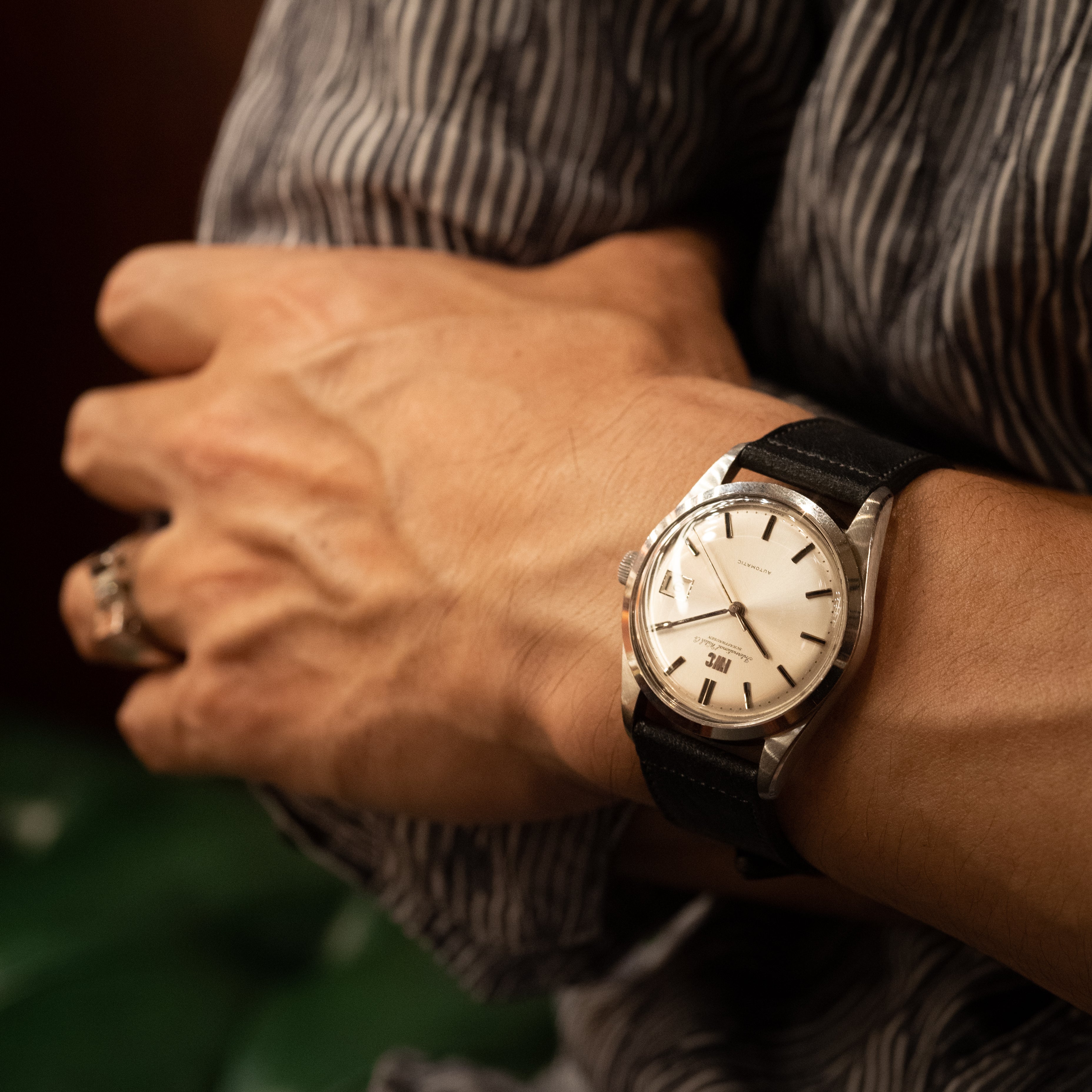 IWC 1971年製 ラウンドケース Ref.817A Cal.8541B お魚リューズ