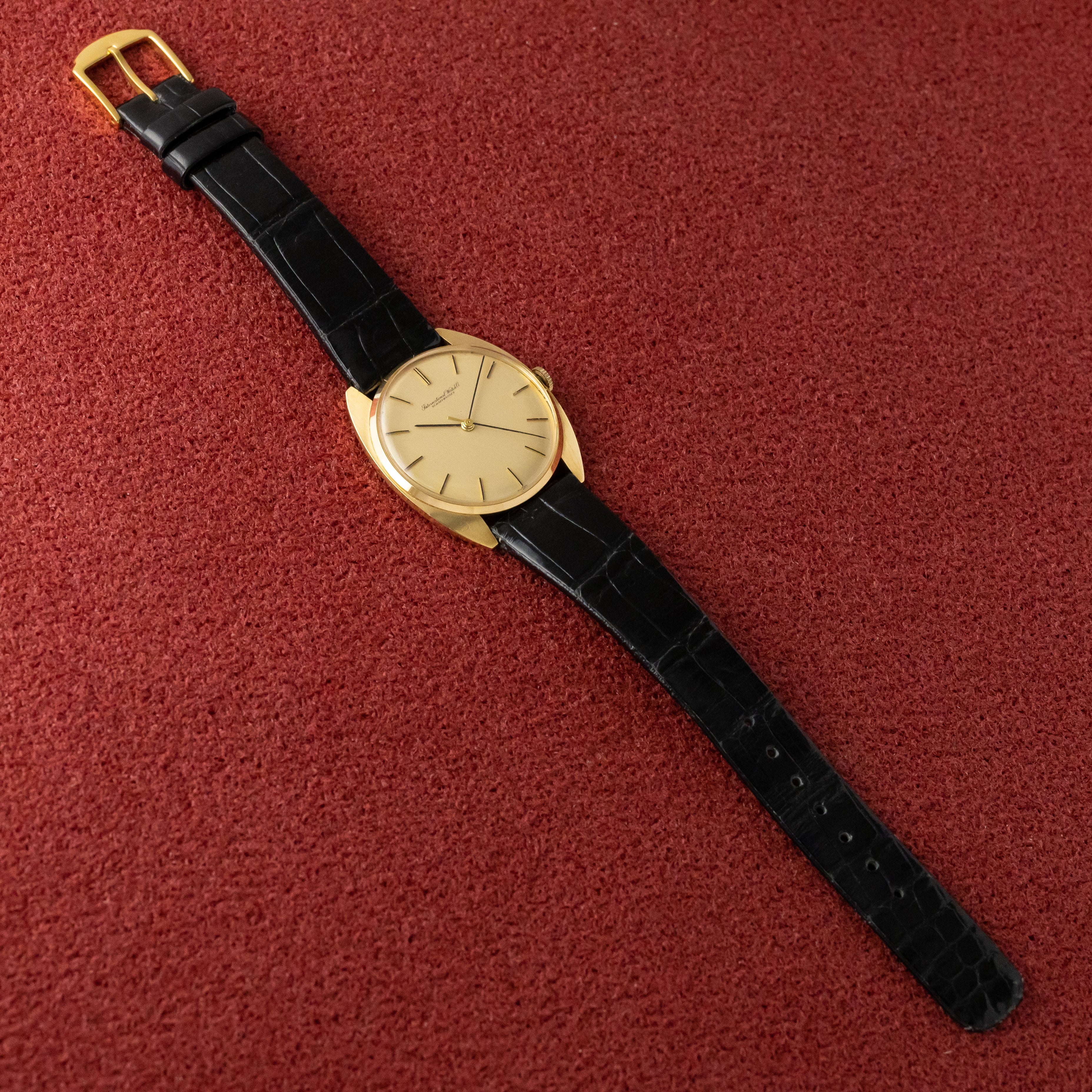 IWC 18金無垢ケース 1967年製 Cal.402 手巻き式 オリジナルダイヤル