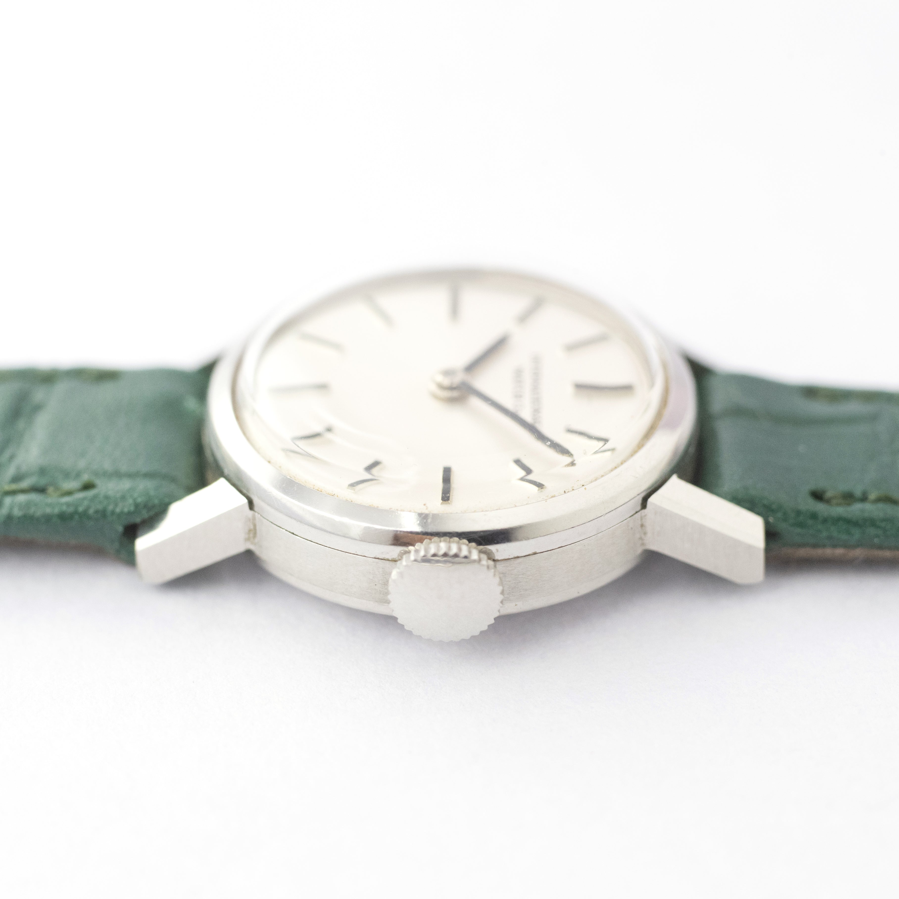 IWC レディース 1969年製 手巻き ラウンド