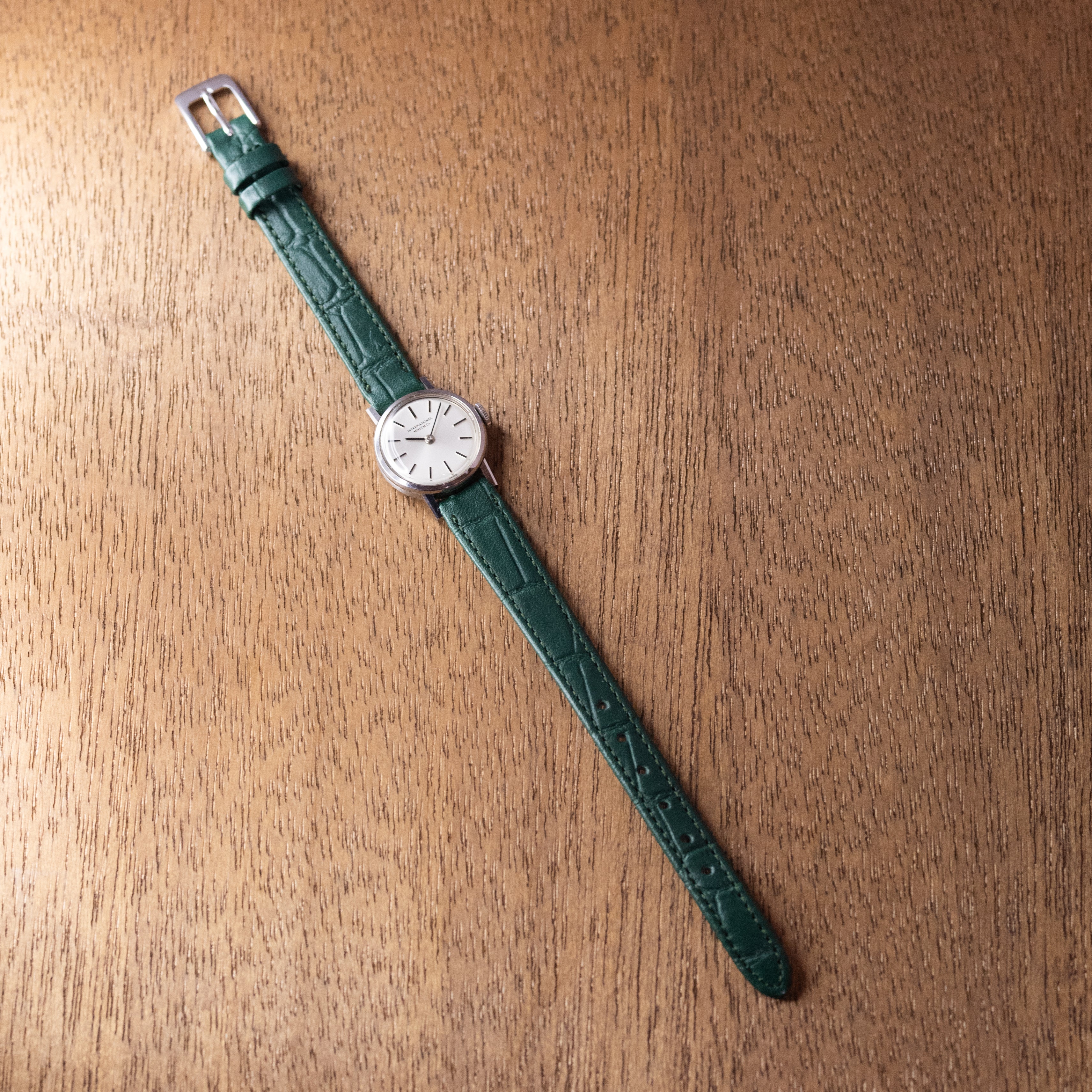 IWC レディース 1969年製 手巻き ラウンド