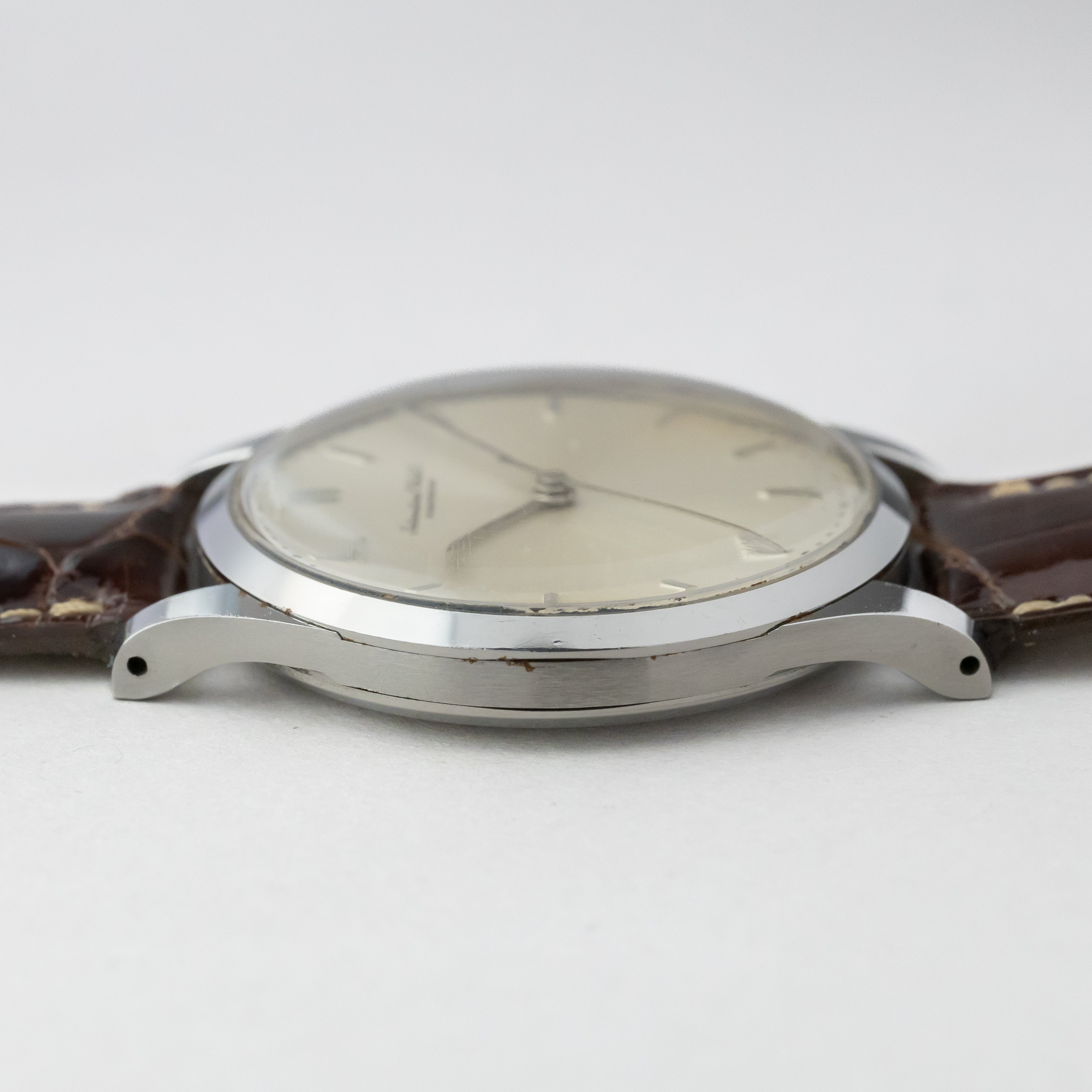 IWC ラウンドケース1965年製 手巻き Cal.89