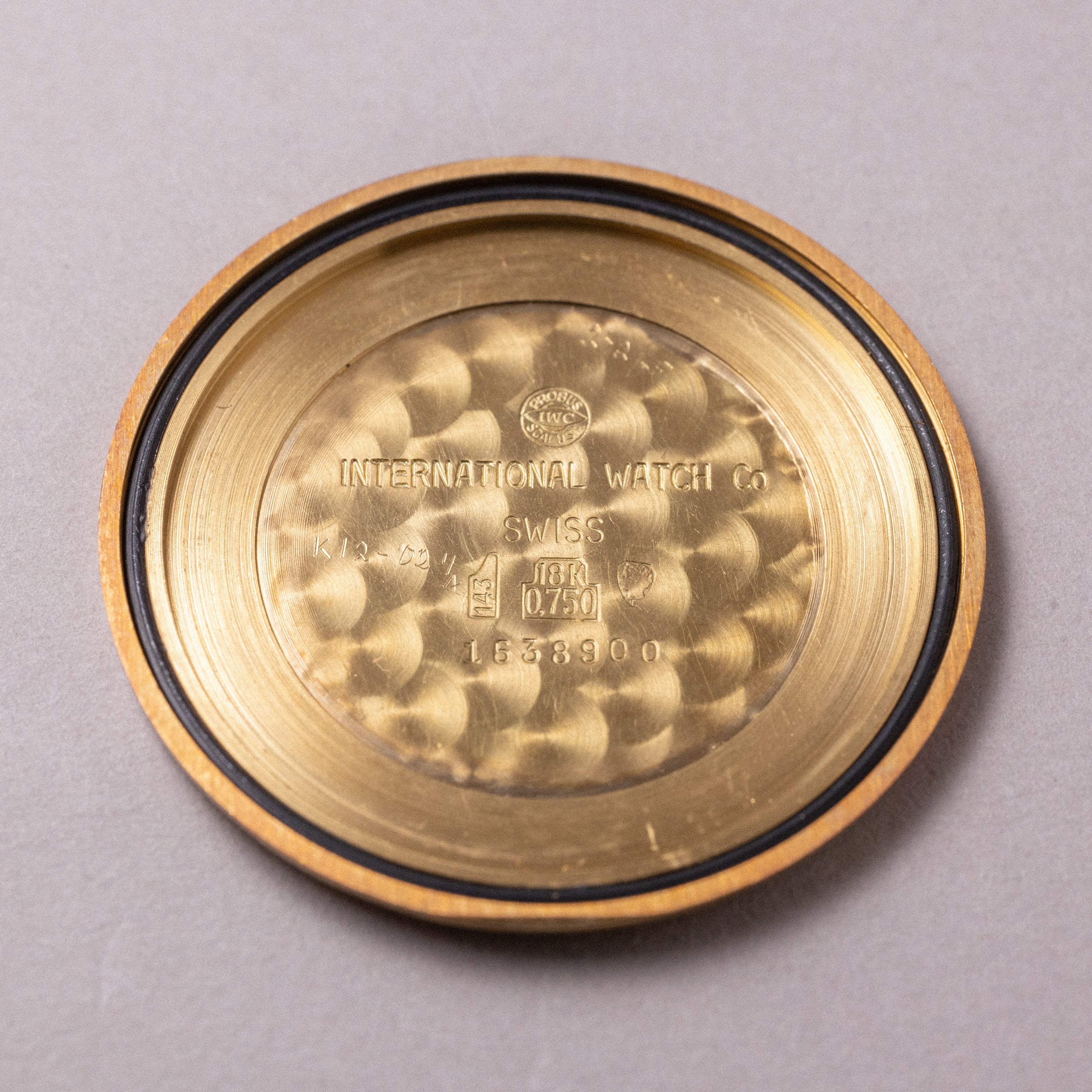 IWC ラウンドケース 1965年出荷 18KYG Cal.401 サービスギャラ付き