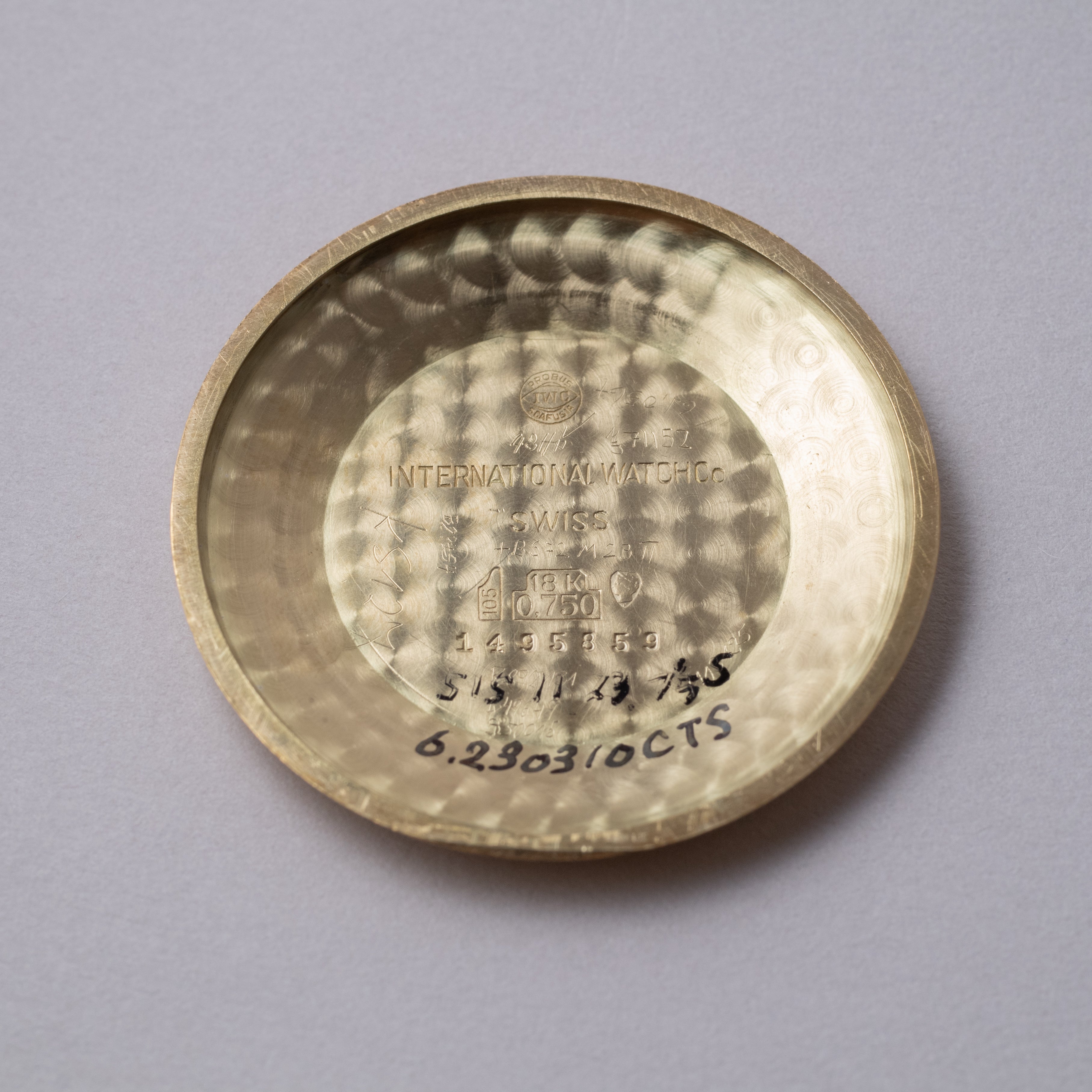 IWC 18金無垢 寄り目 1959年製 Cal.8531 ラウンドケース