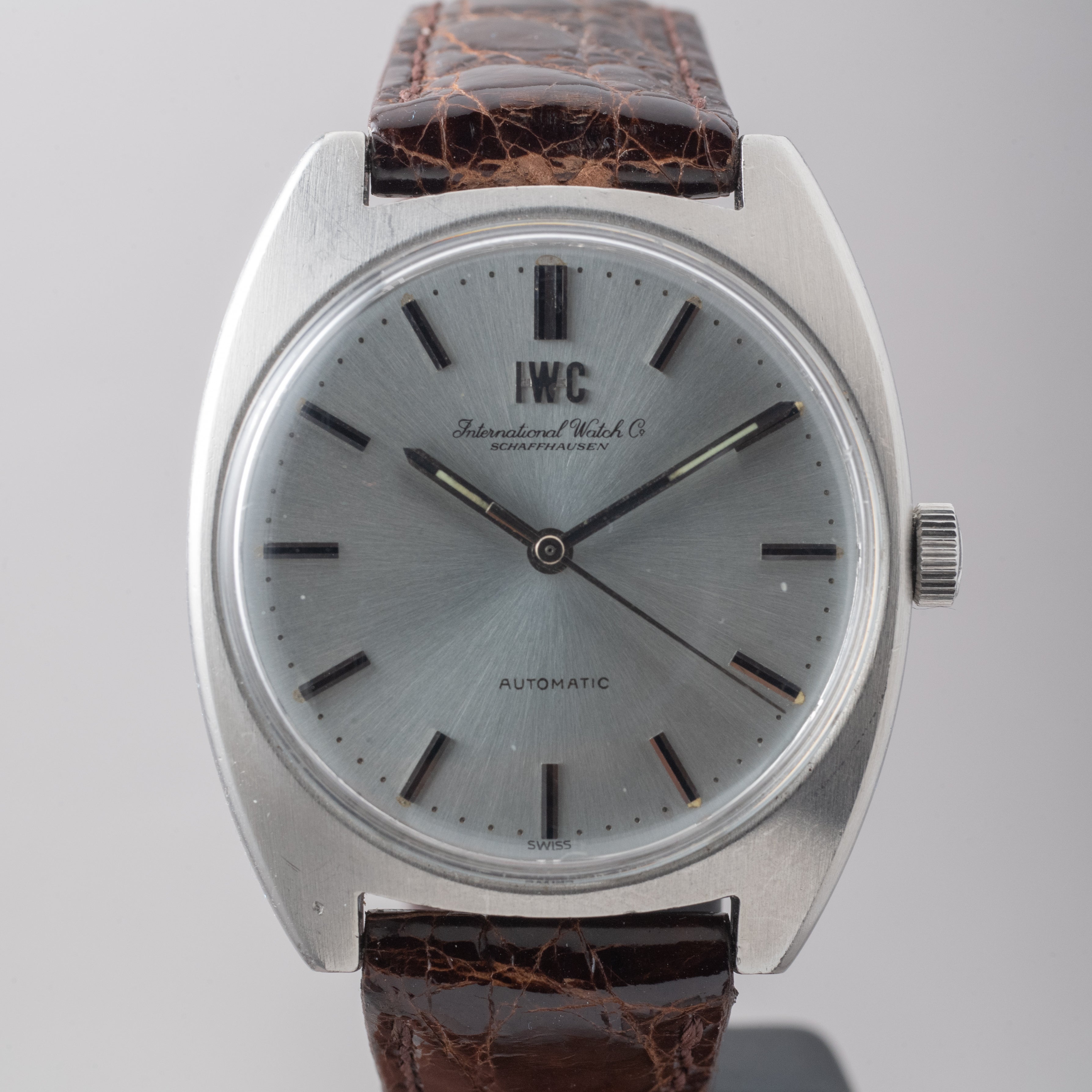 IWC 1973年製トノーケース ペラトン式自動巻き Cal.854B ノンデイト