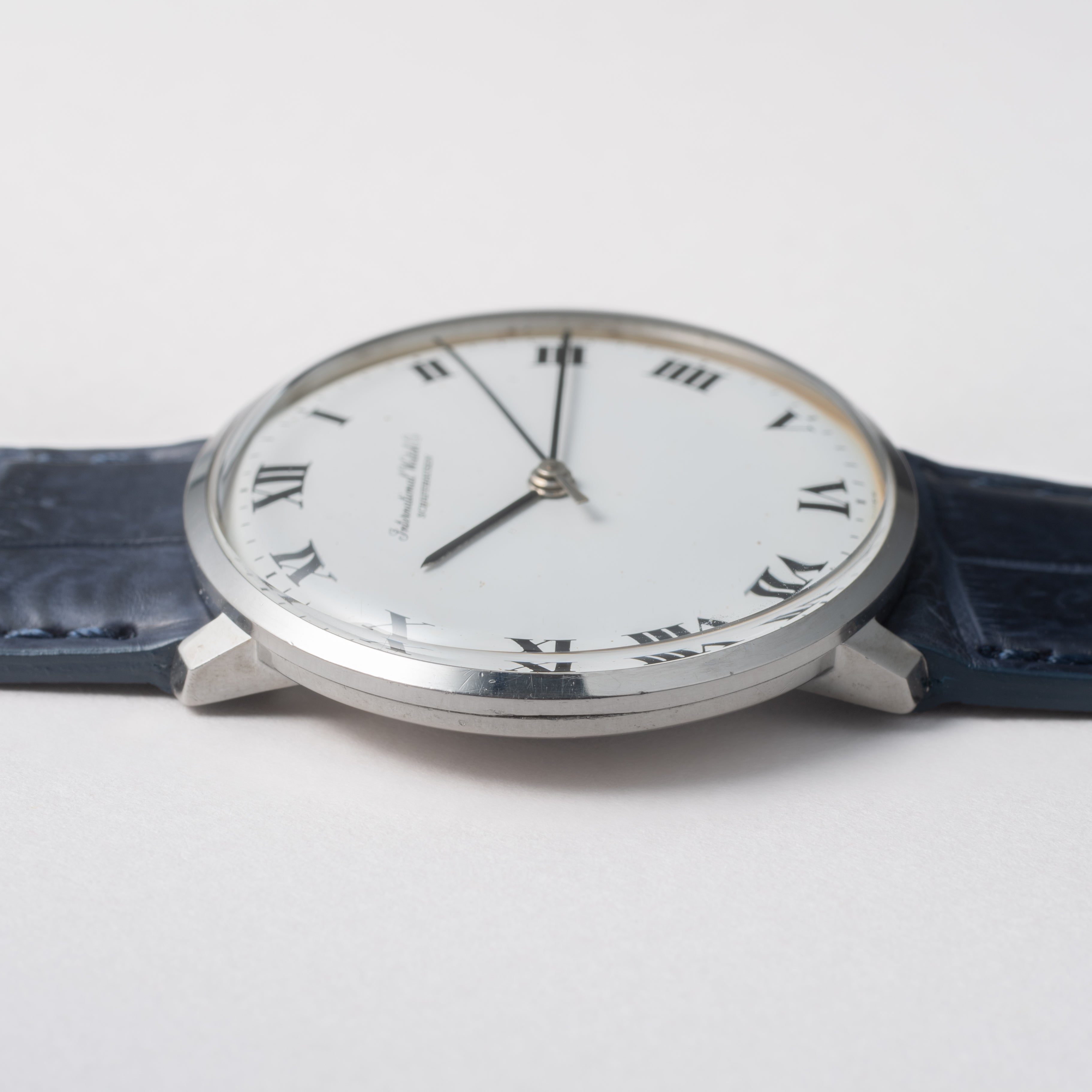 IWC ラウンドケース 1969年製 手巻き Cal.402 ホワイトローマンダイヤル