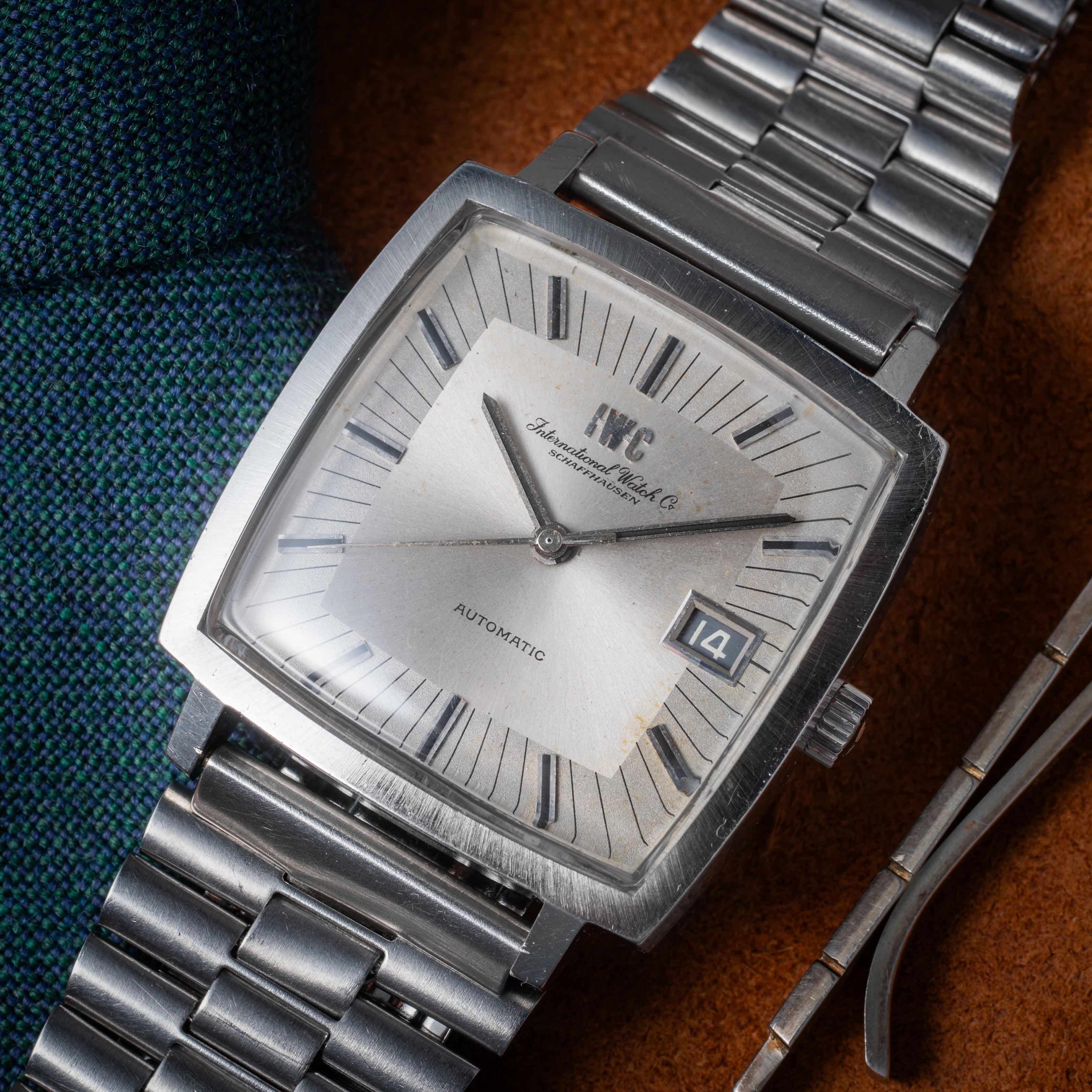 IWC スクエアオートマチック 1970年製（昭和45年製）Cal.8541B 純正ブレス付き