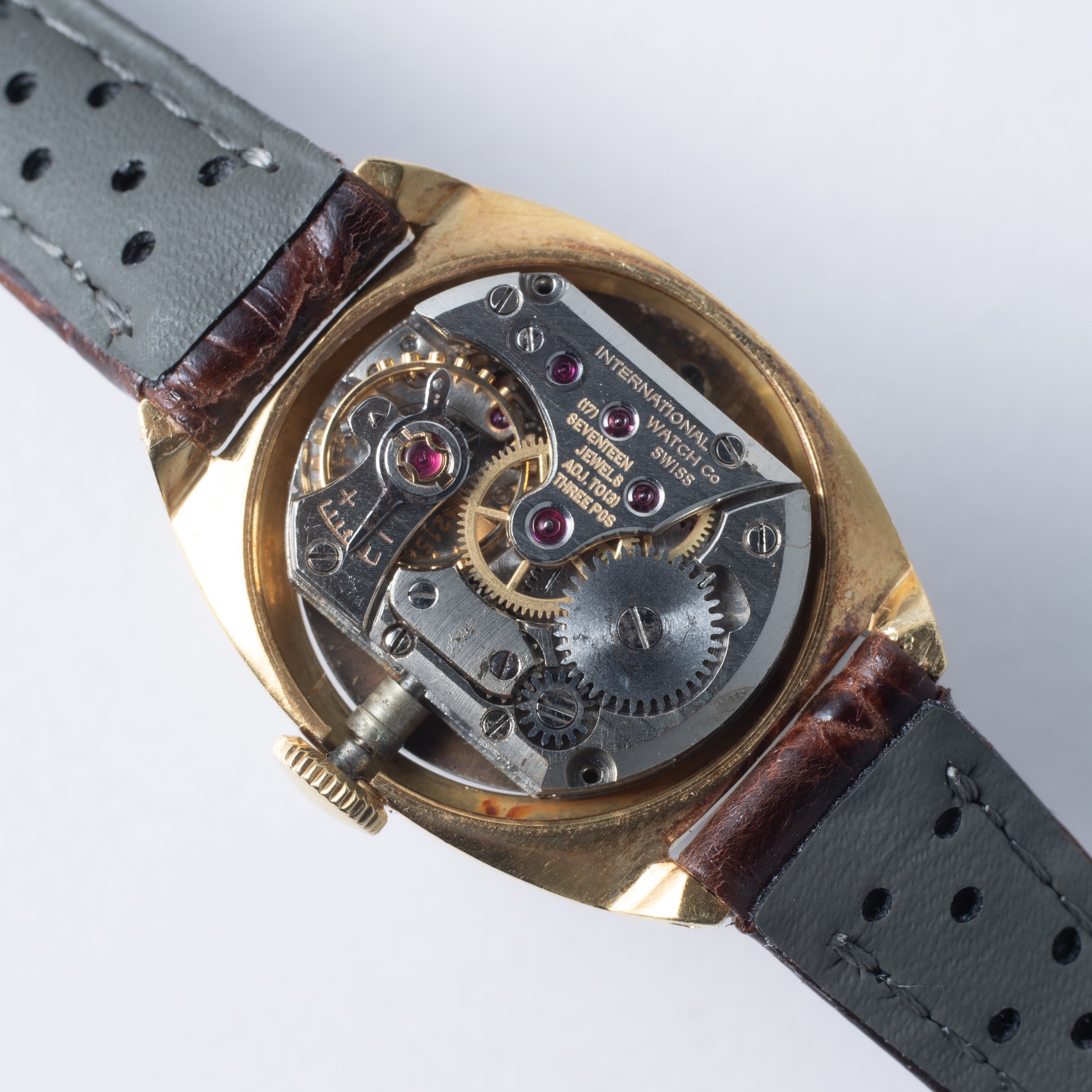 IWC レディース 18金無垢トノーケース 1967年製 手巻き Cal.41  純正尾錠付き