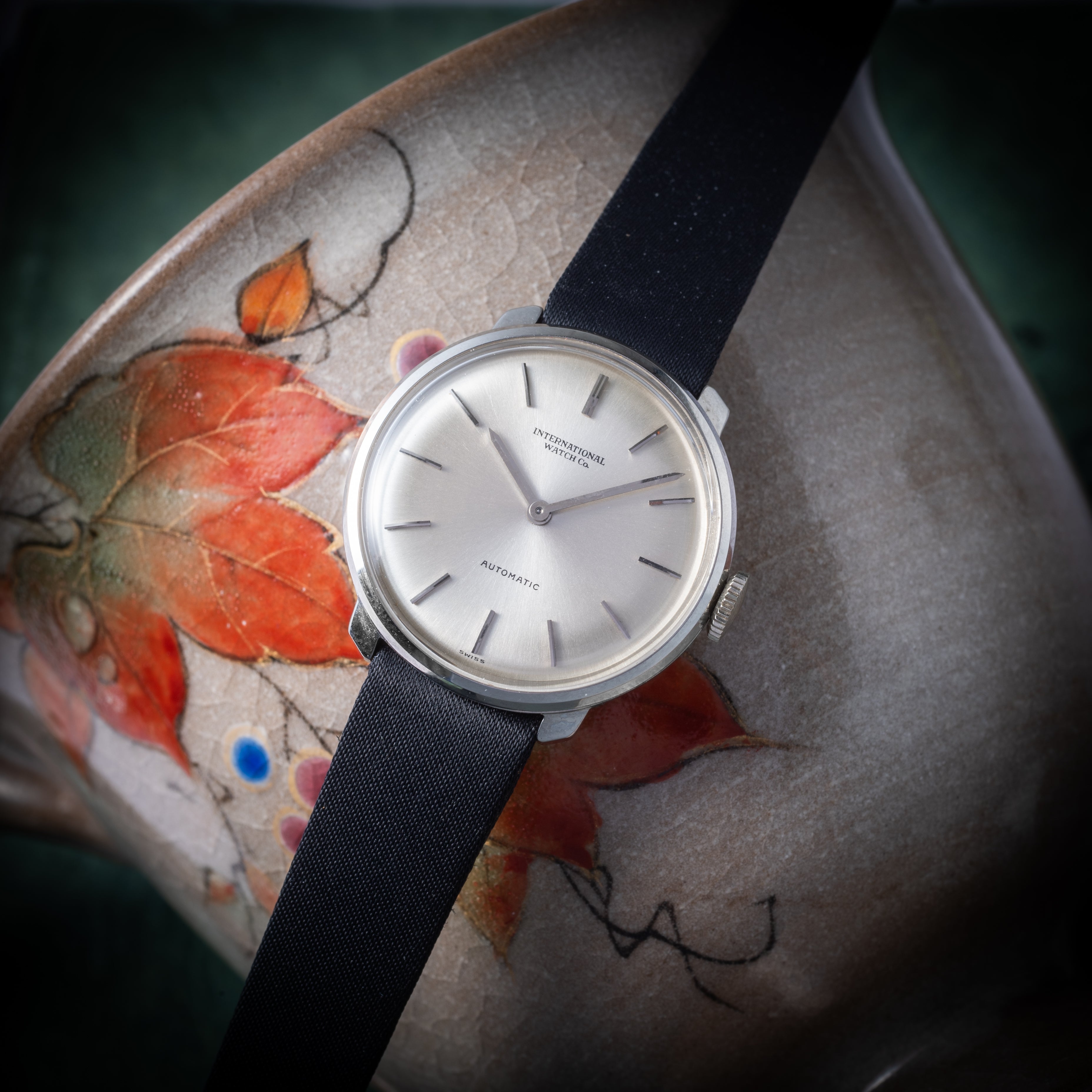 IWC ラウンドモデル レディース 1969年製 ペラトン式自動巻き Cal.44 純正革ベルト尾錠付き