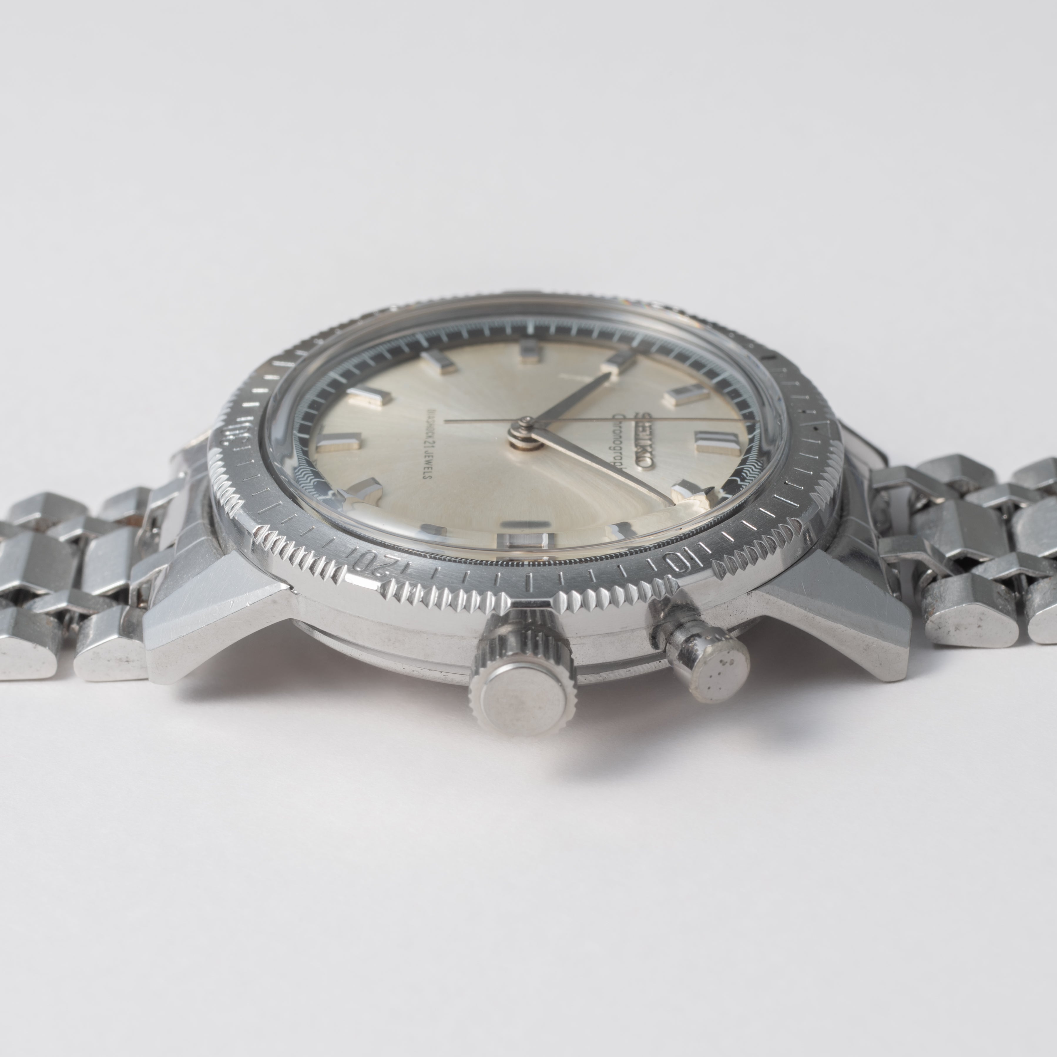 セイコー ワンプッシュクロノ 1964年製 Ref.5717-8990 手巻き カレンダー付き ステンレスベゼル 純正ブレス付き