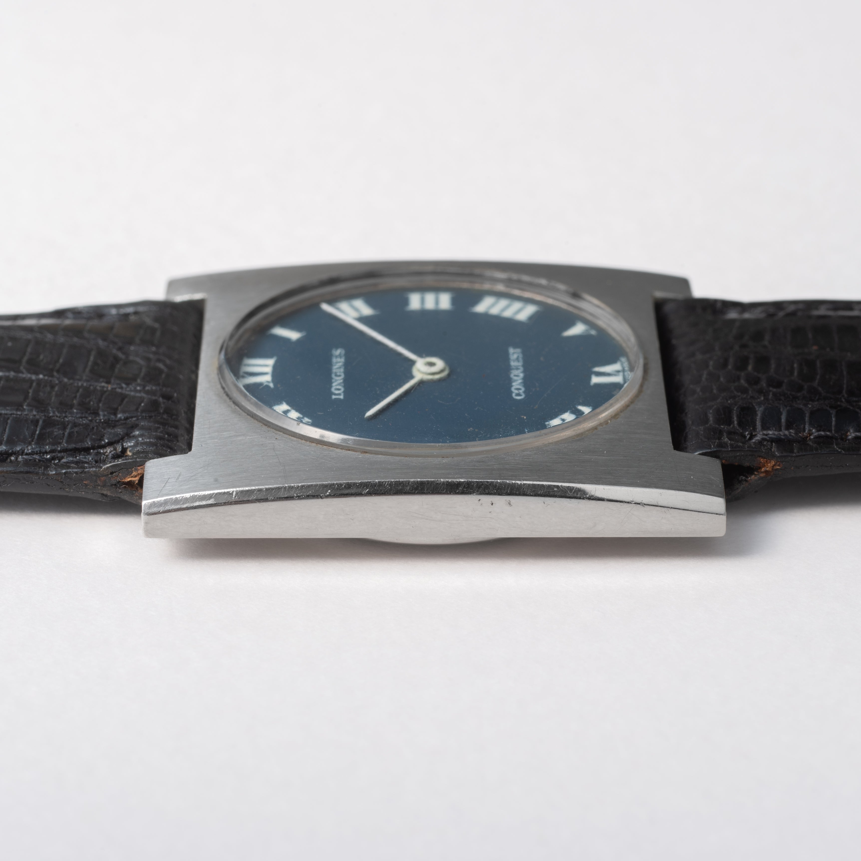 ロンジン コンクエスト レクタンギュラー ブルーローマンダイヤル 1970年代製 純正尾錠付き 薄型手巻き