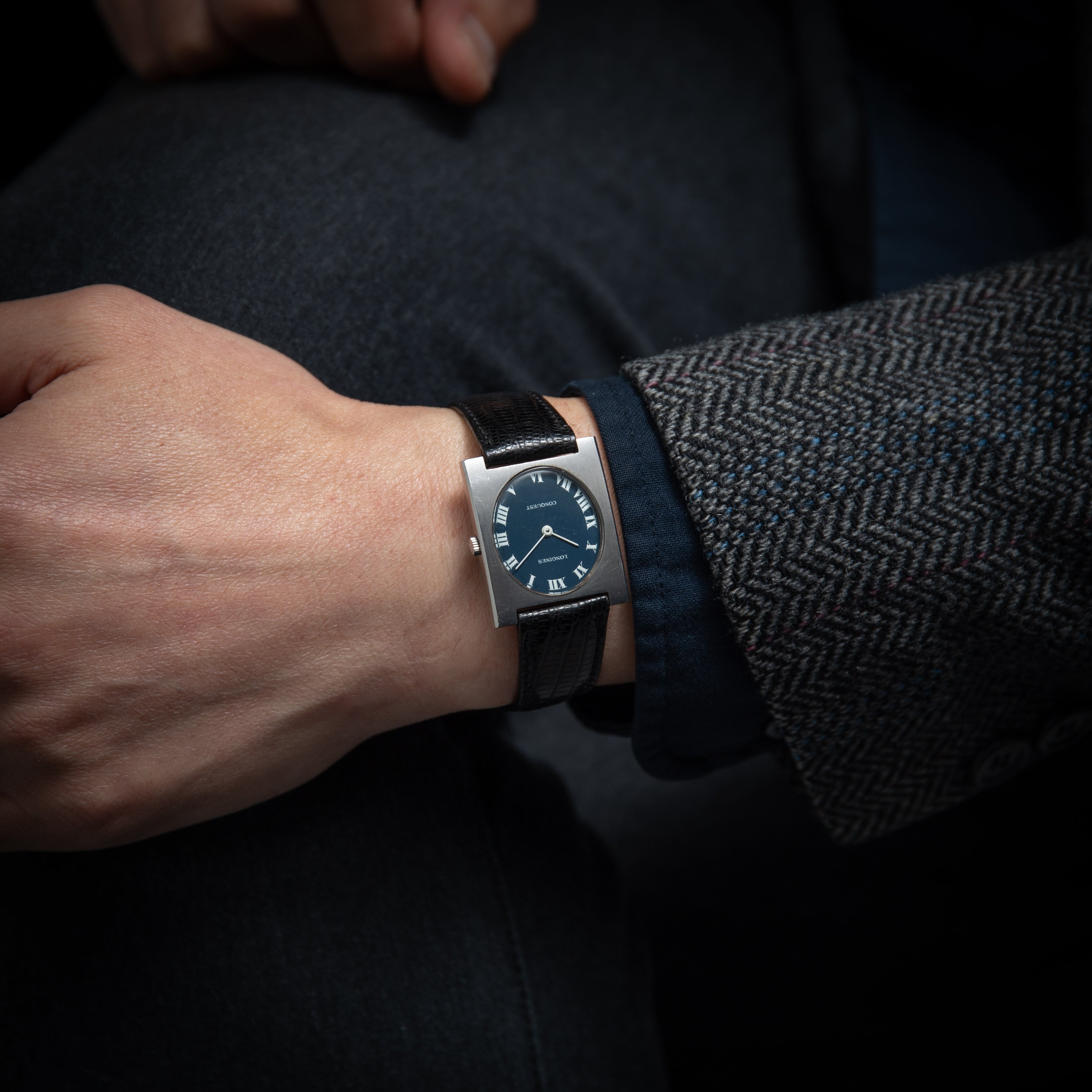 ロンジン コンクエスト レクタンギュラー ブルーローマンダイヤル 1970年代製 純正尾錠付き 薄型手巻き