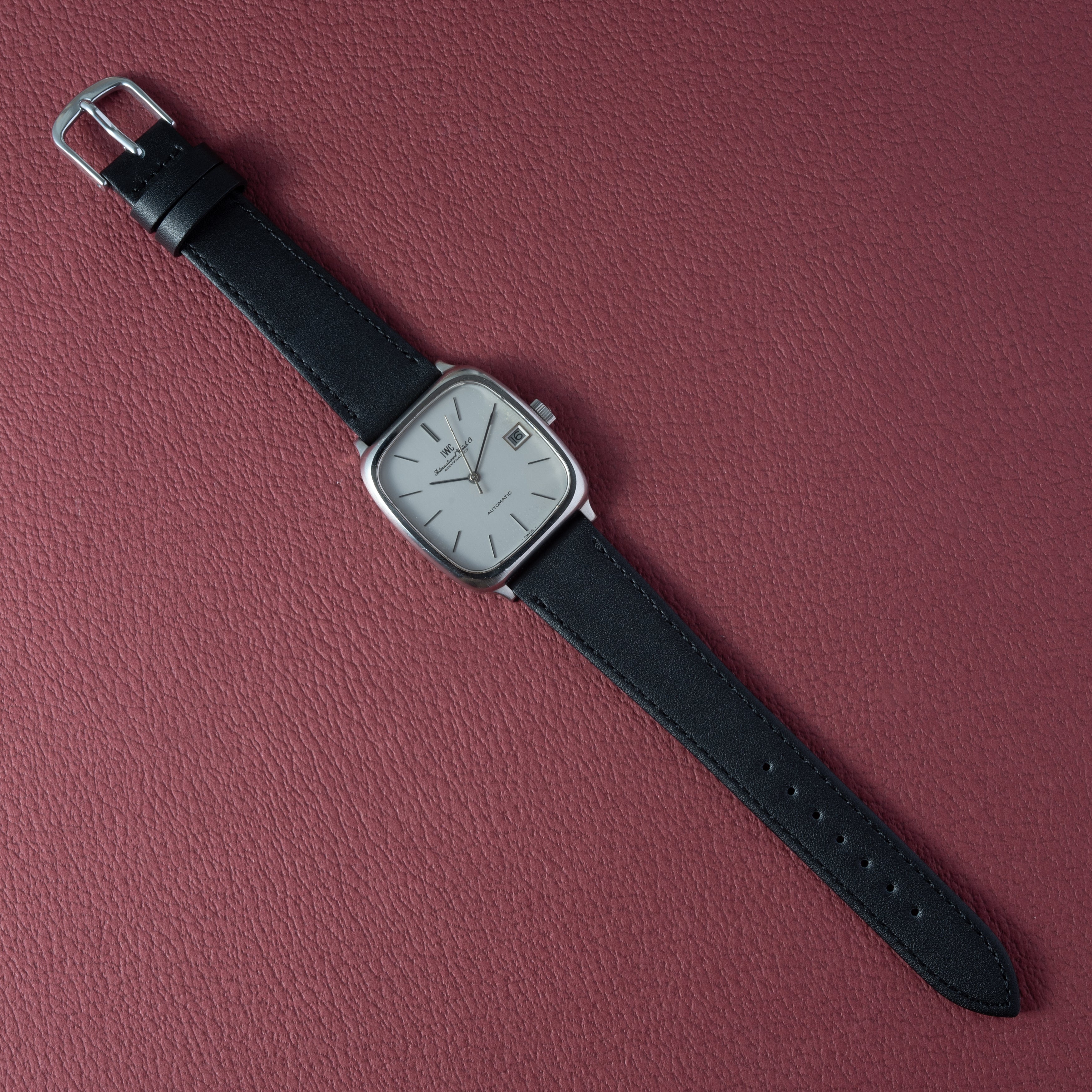 IWC	スクエアケース デイト 1978年製 ジャガールクルトムーブ 自動巻き Cal.3254