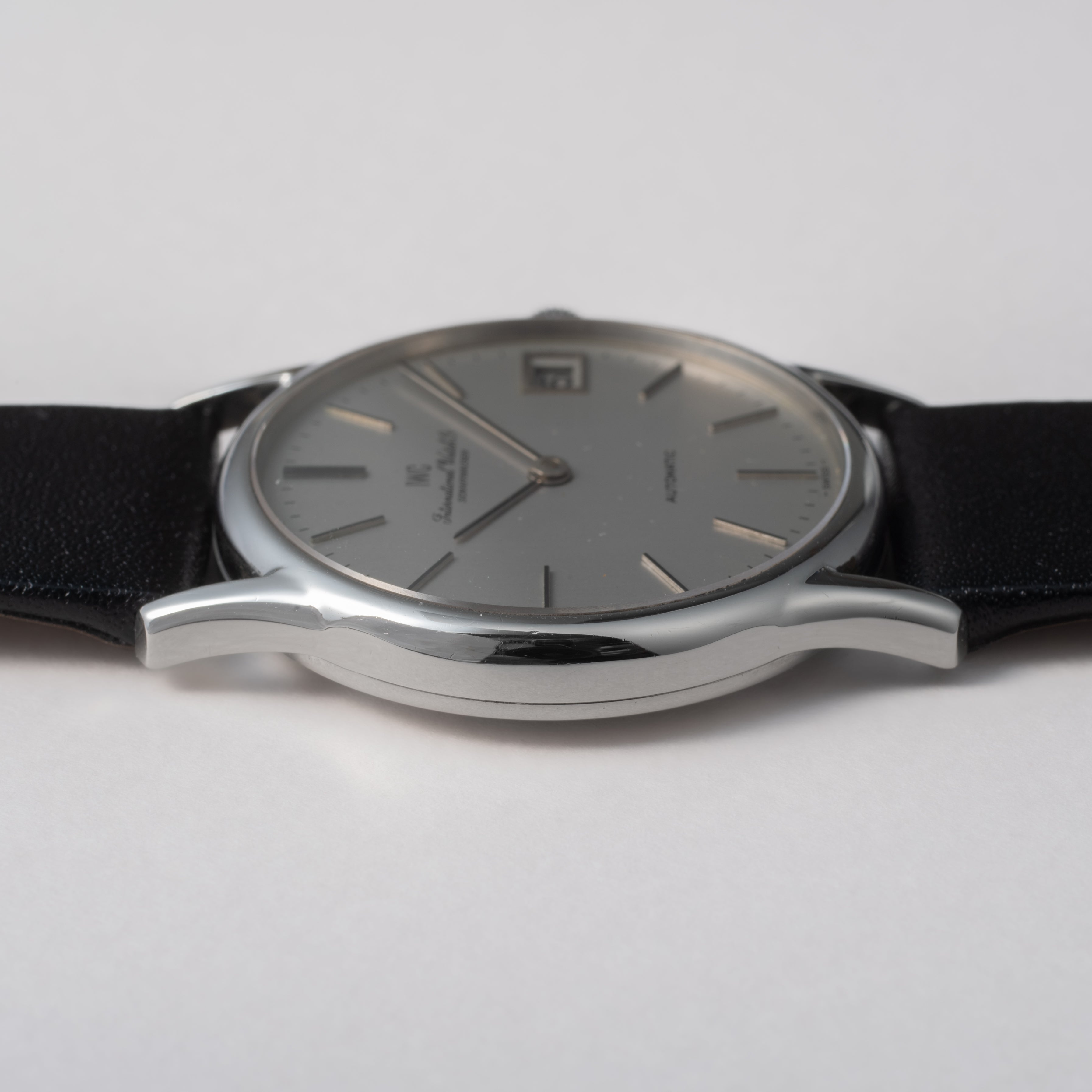 IWC	 ラウンドケース デイト 1979年製 ジャガールクルトムーブ 自動巻き Cal.3252