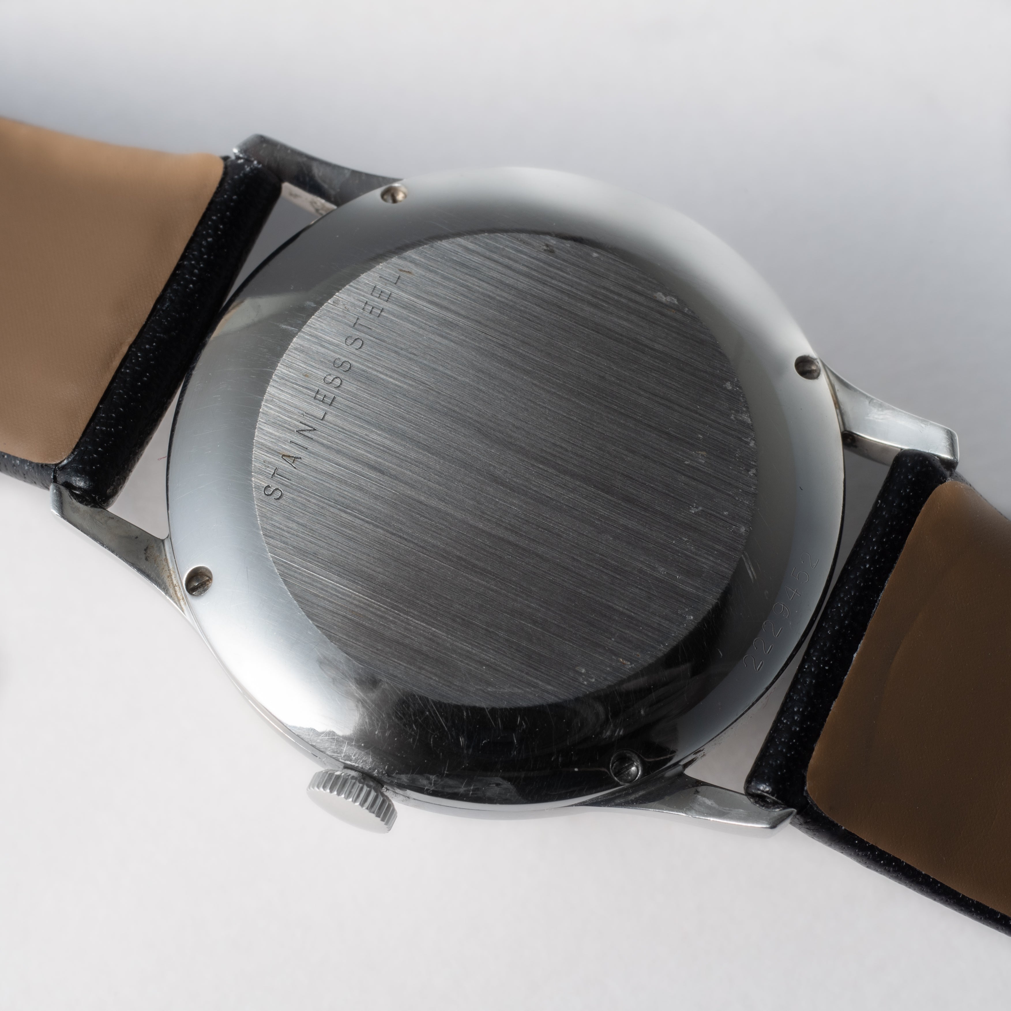 IWC	 ラウンドケース デイト 1979年製 ジャガールクルトムーブ 自動巻き Cal.3252