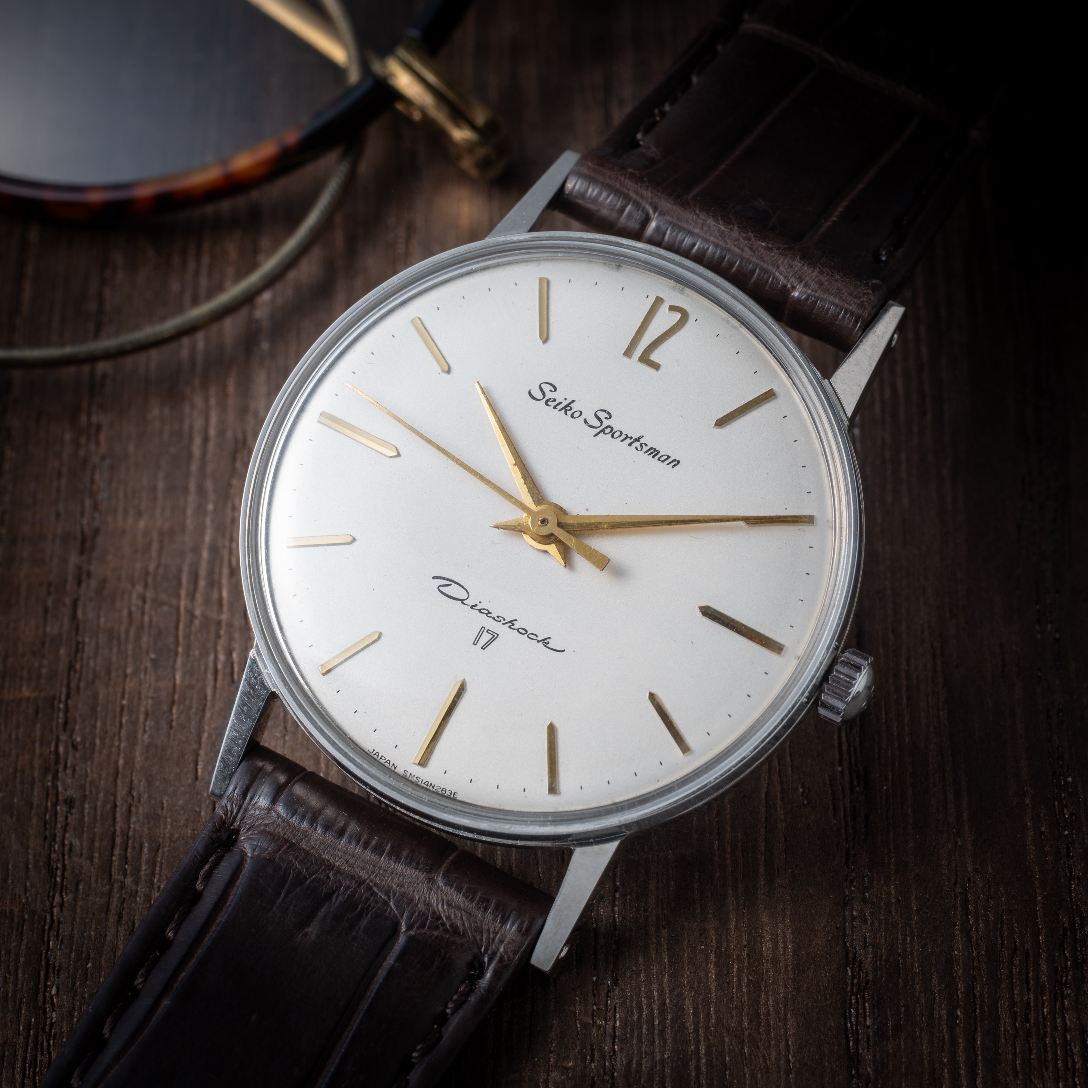 老眼でも見やすいヴィンテージ時計の選び方