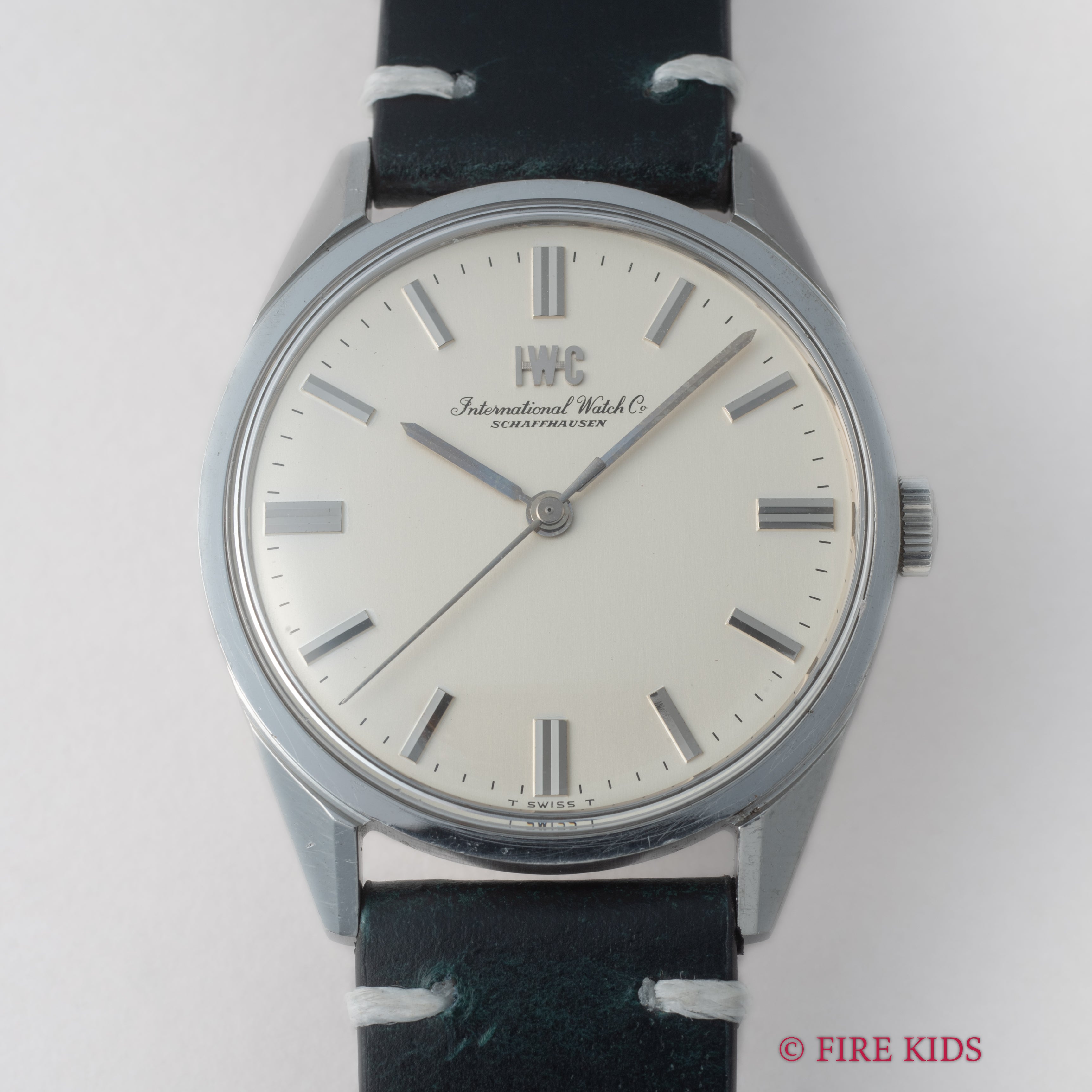 IWC ラウンド シルバーダイヤル 1970年製(昭和45年製） Ref.R810 手巻き Cal.89 スクリューバックケース お魚リューズ