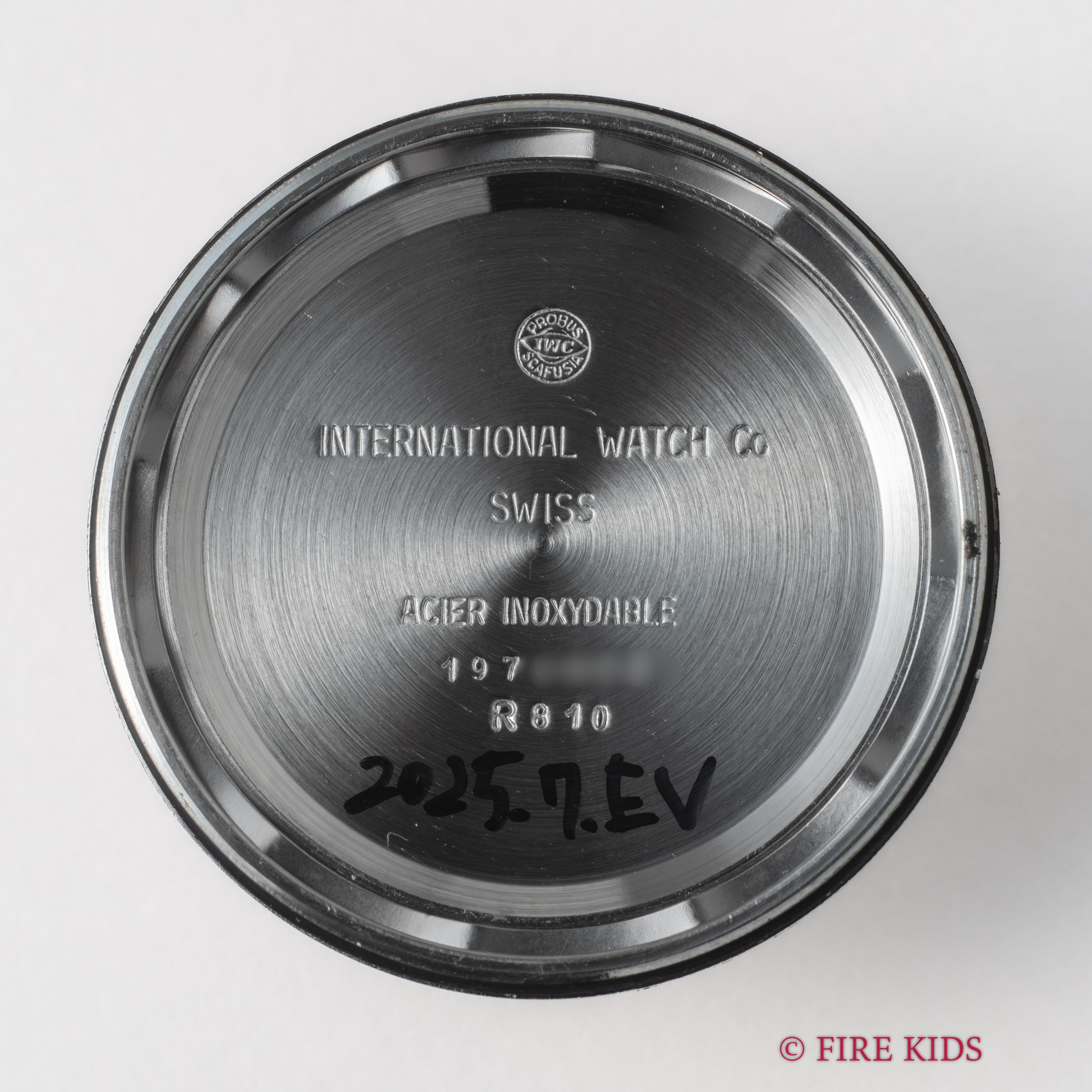 IWC ラウンド シルバーダイヤル 1970年製(昭和45年製） Ref.R810 手巻き Cal.89 スクリューバックケース お魚リューズ