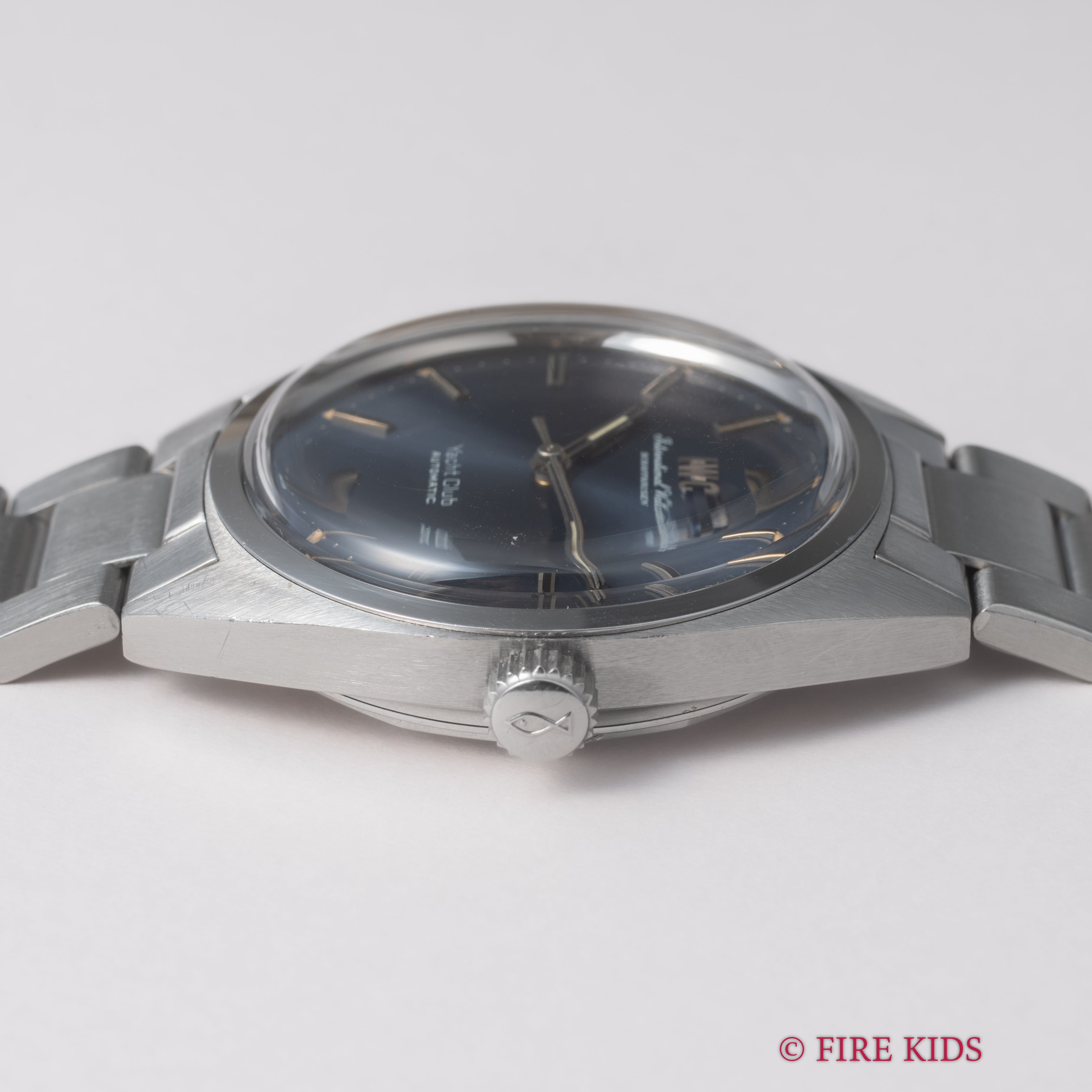 IWC	ヨットクラブ 1973年製 ノンデイト ブルーダイヤル ペラトン式自動巻 箱・ギャラ付 純正3連ブレス