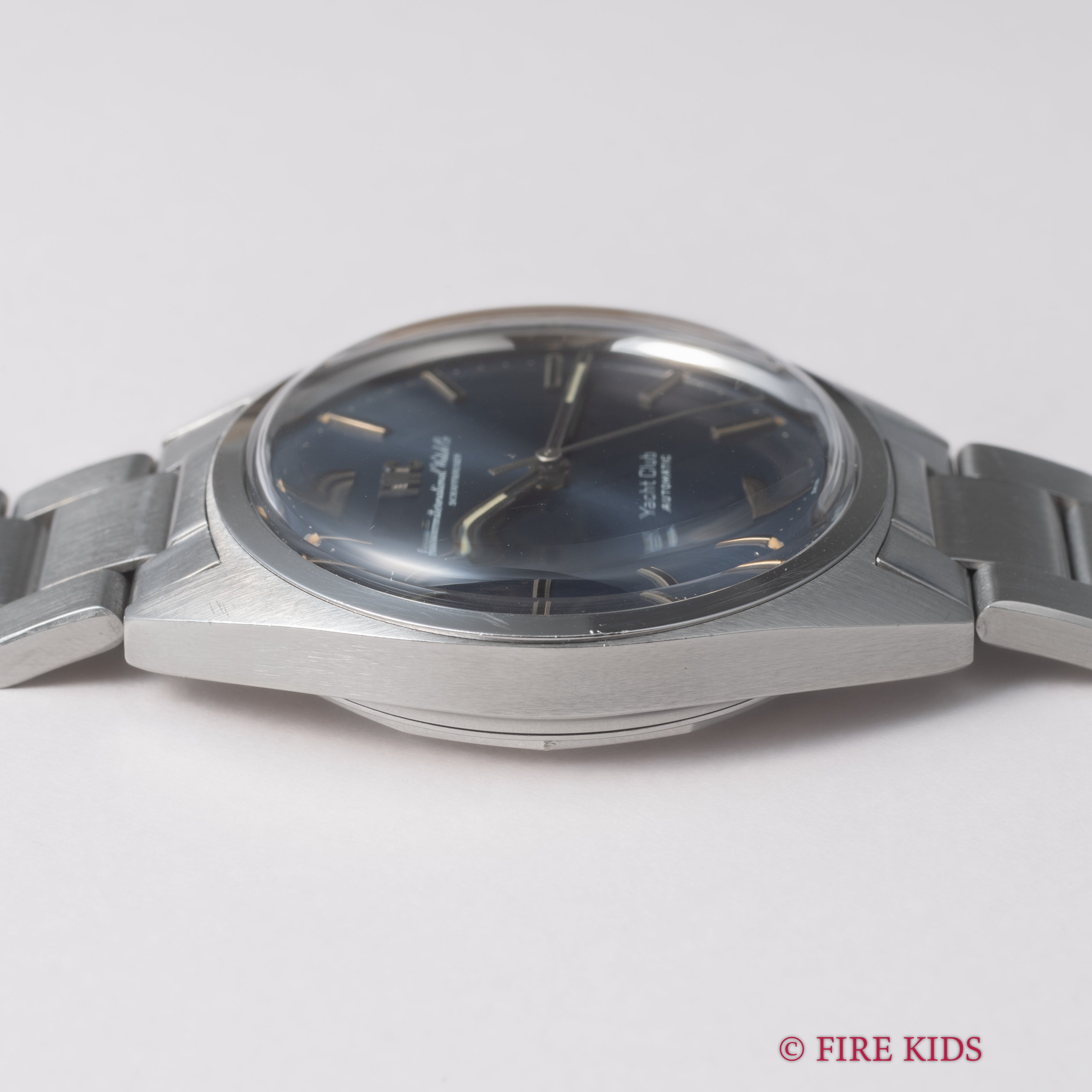 IWC	ヨットクラブ 1973年製 ノンデイト ブルーダイヤル ペラトン式自動巻 箱・ギャラ付 純正3連ブレス