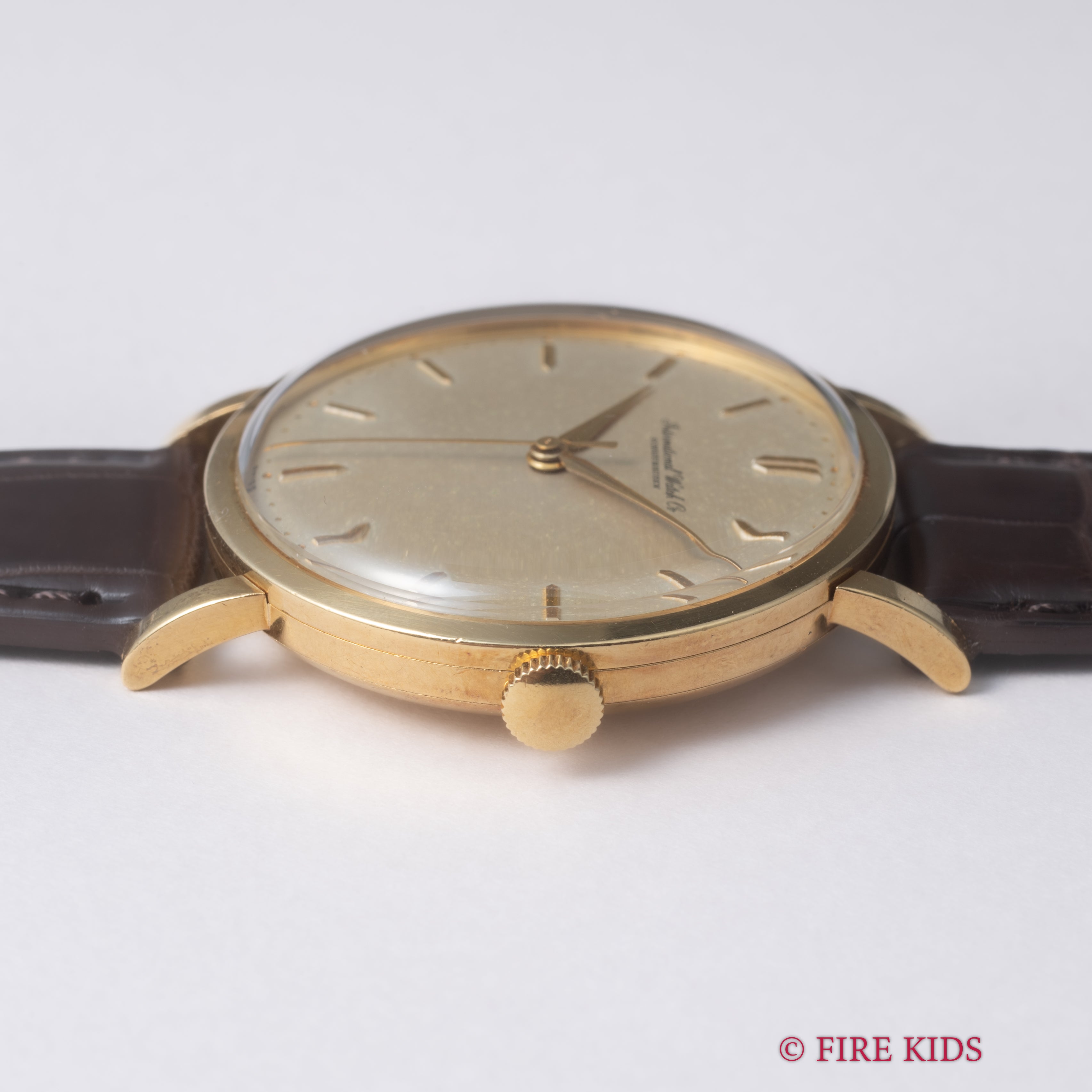 IWC 18金無垢ラウンドケース 1955年製 手巻き Cal.89 アルファハンド 砲弾インデックス