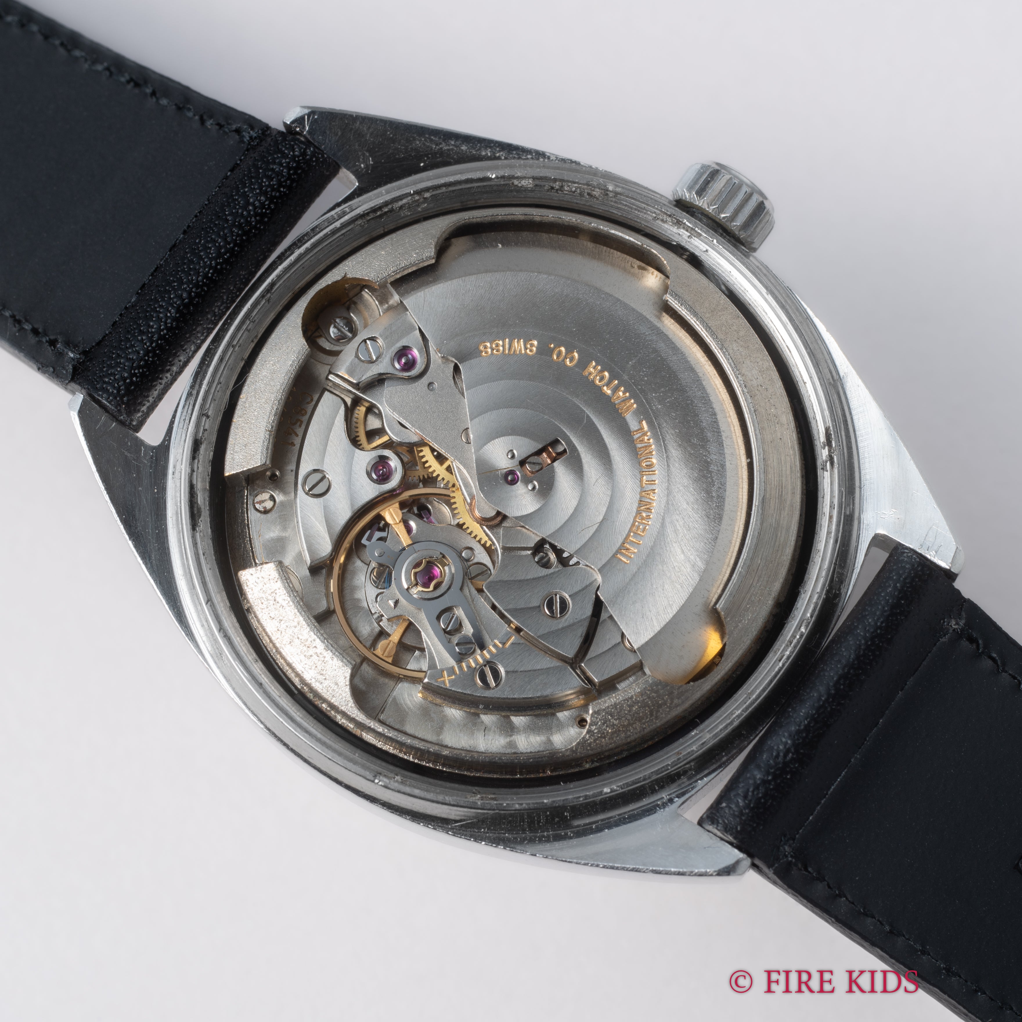 IWC ヨットクラブ 1967年製 Ref.R811A ペラトン式自動巻 Cal.8541 シルバーダイヤル