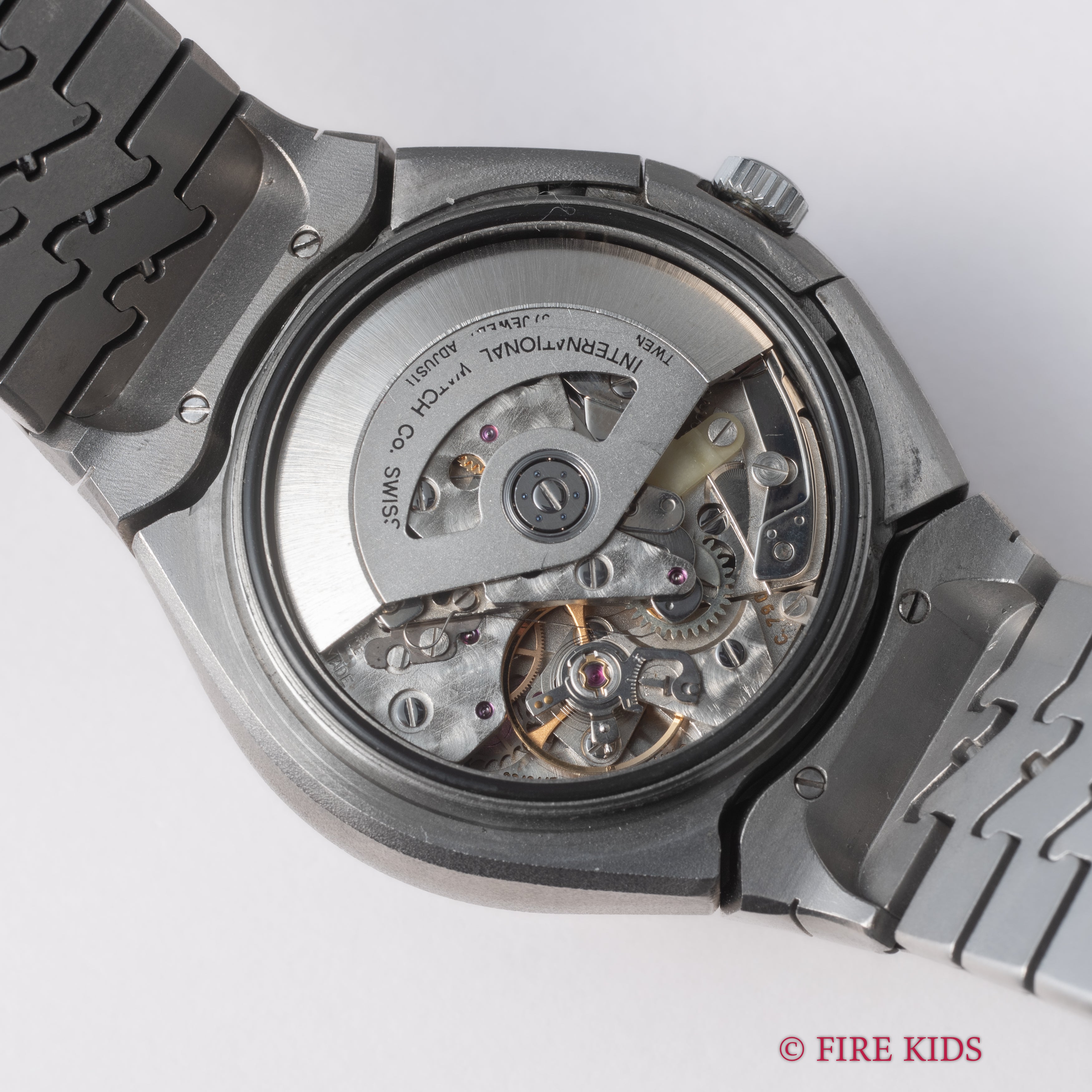 ポルシェデザイン by IWC 1981年製 自動巻クロノグラフ Ref.3700 チタンケースブレス