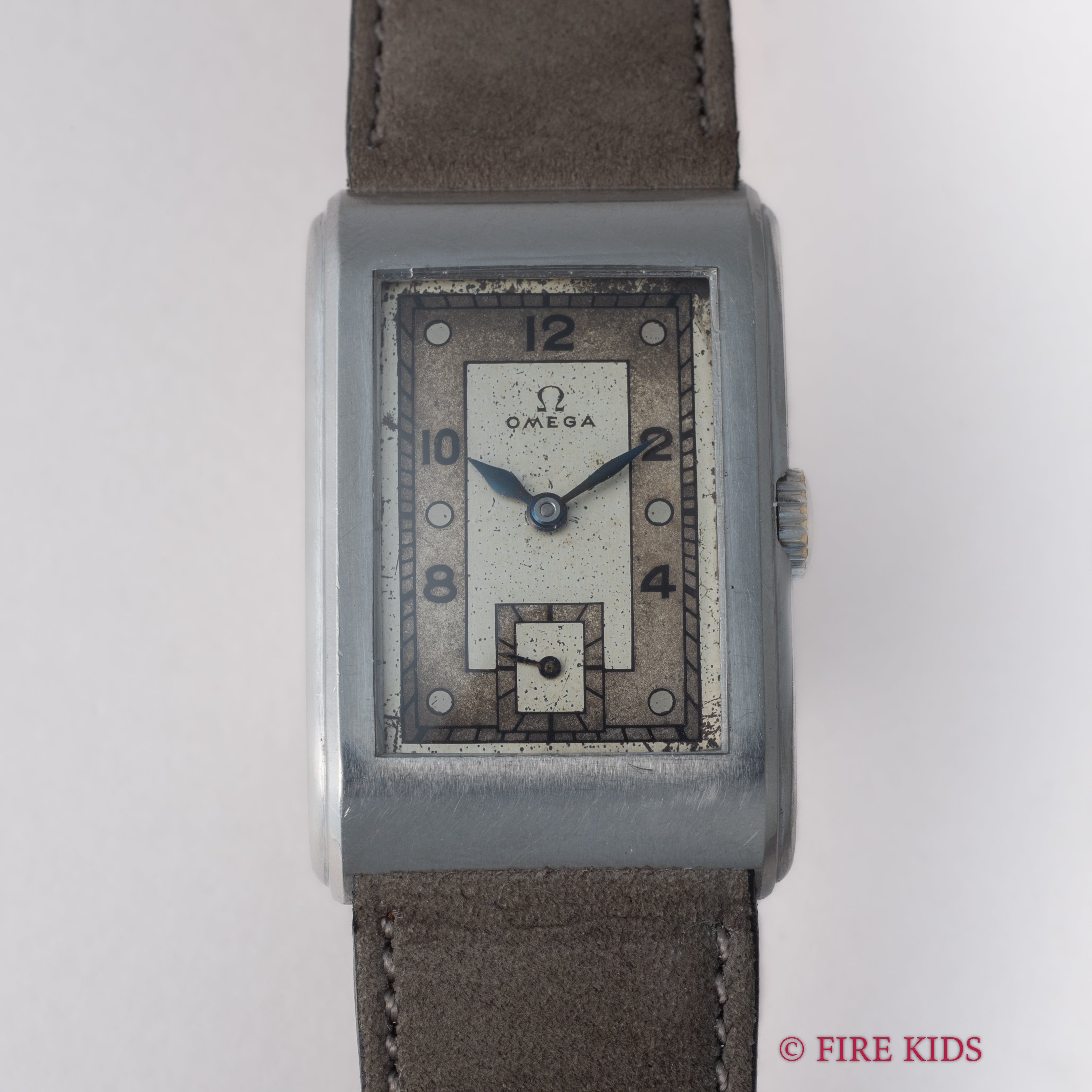 オメガ アールデコ レクタンギュラーケース 1939年製 手巻 Cal.T17 タンクウオッチ