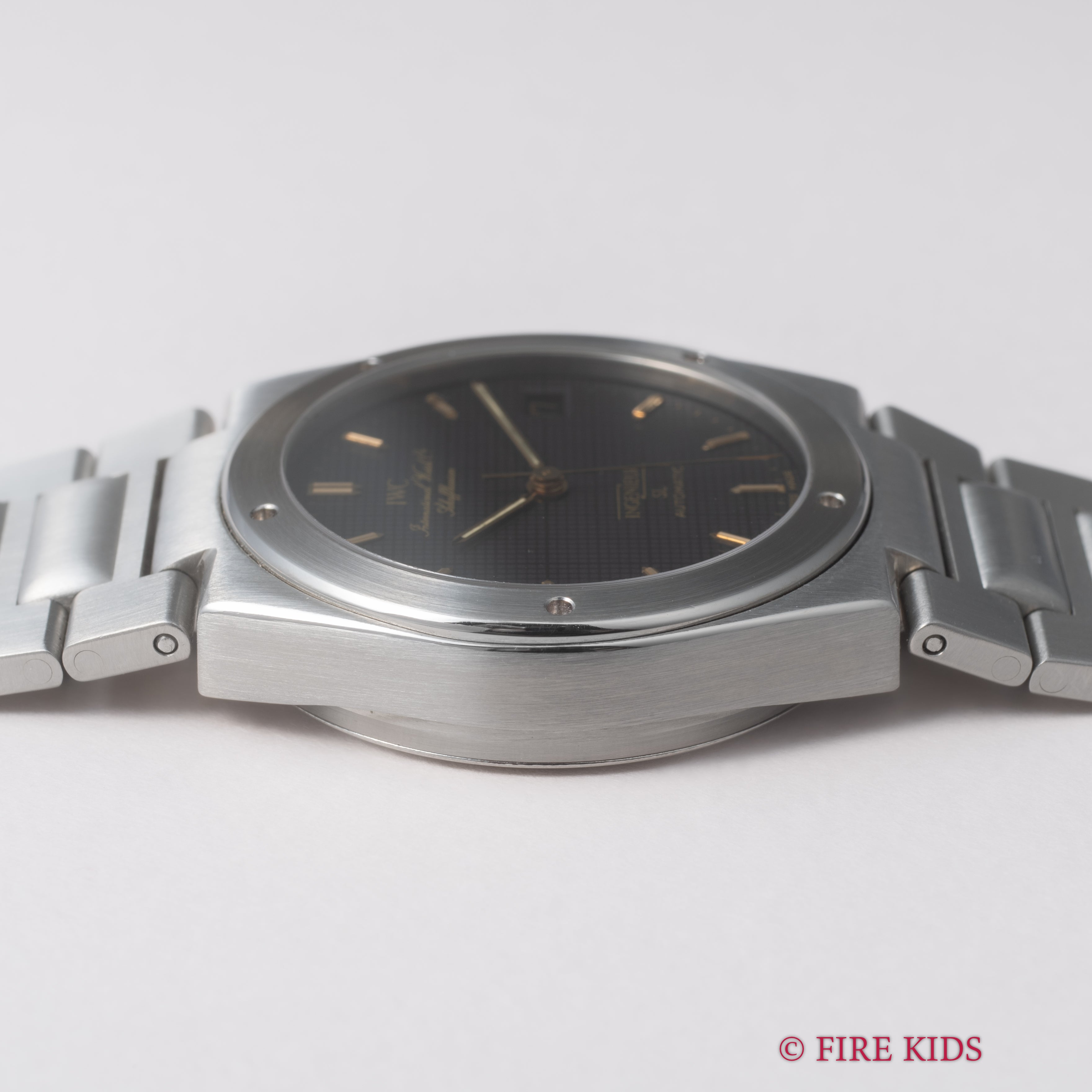 IWC インヂュニア SL 1987年製 Ref.3506 黒文字盤 ジェンタデザイン 耐磁時計 自動巻きクロノメーター アーカイブ付き