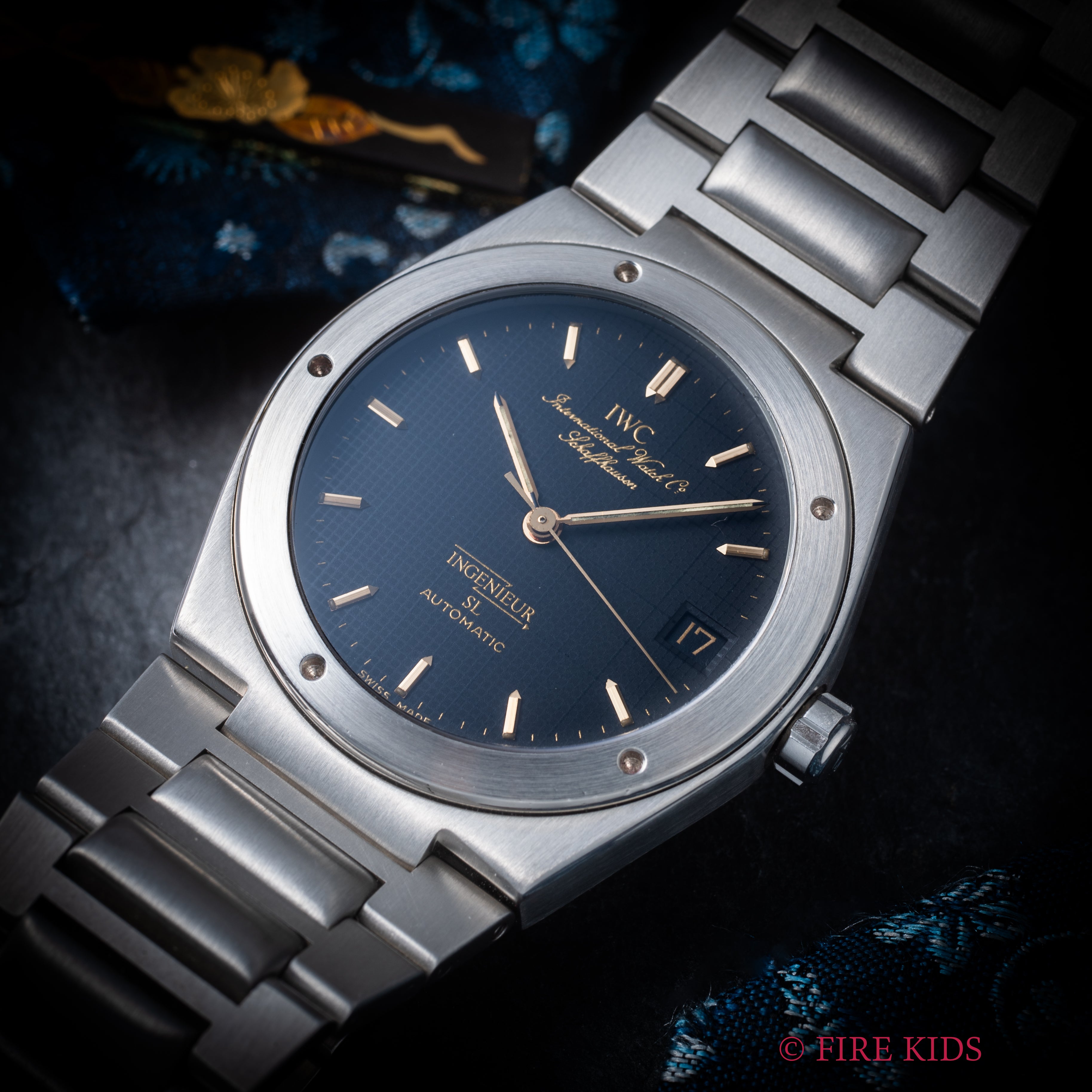 IWC インヂュニア SL 1987年製 Ref.3506 黒文字盤 ジェンタデザイン 耐磁時計 自動巻きクロノメーター アーカイブ付き