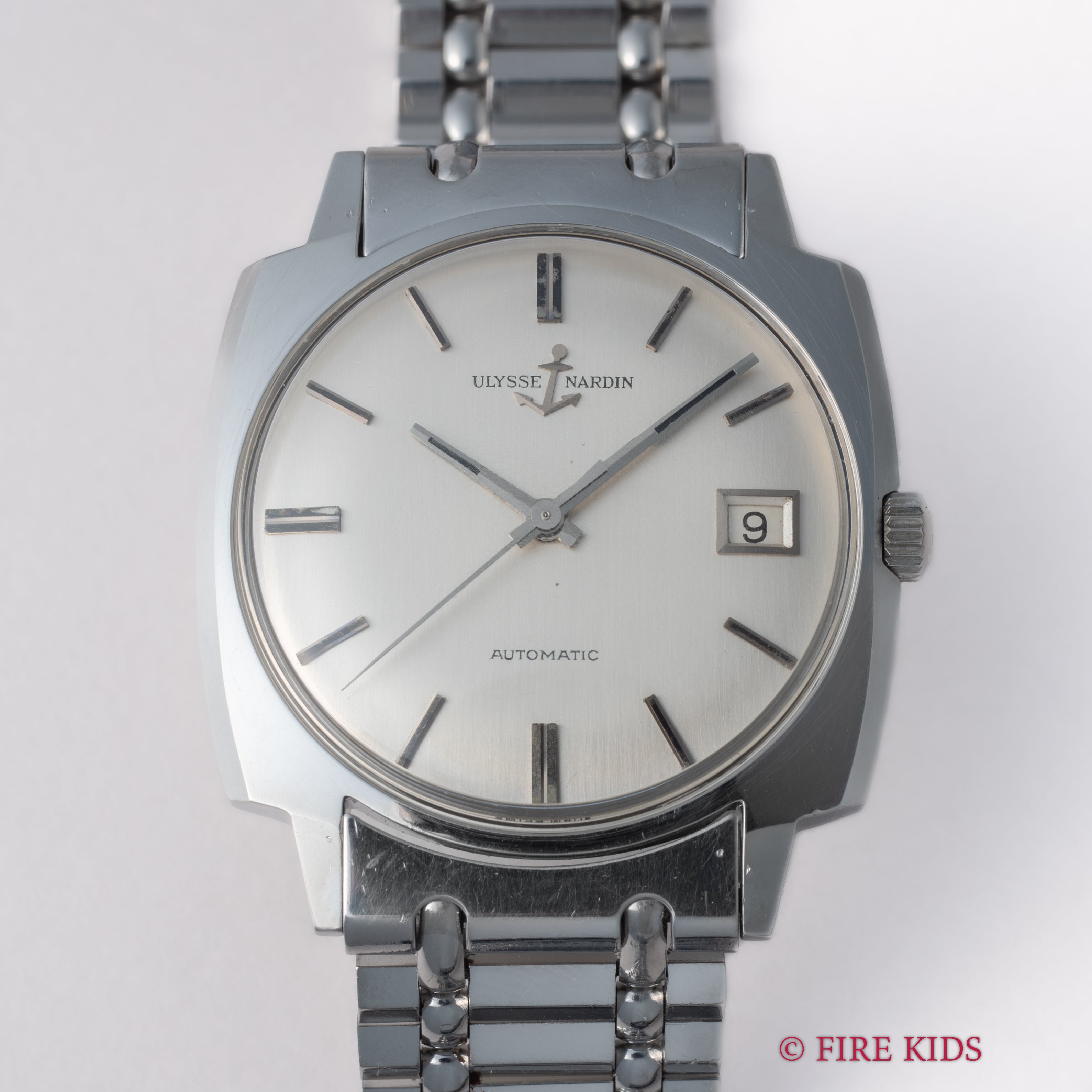 ユリスナルダン 1970年代製 オートマチック 純正ブレス付き クッションケース